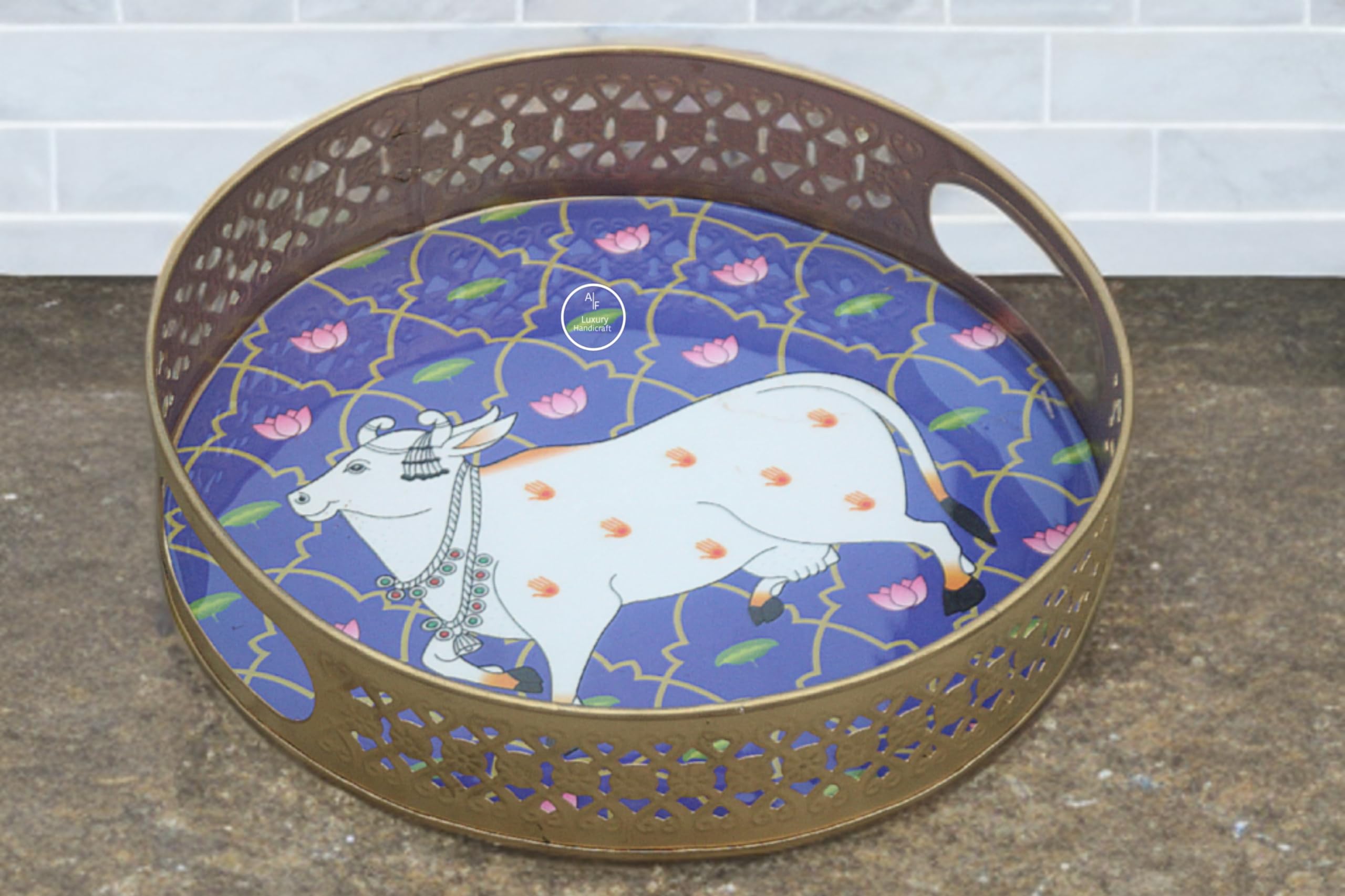 Plateau multi-usage en métal BHOG THALI pour centre de table et service