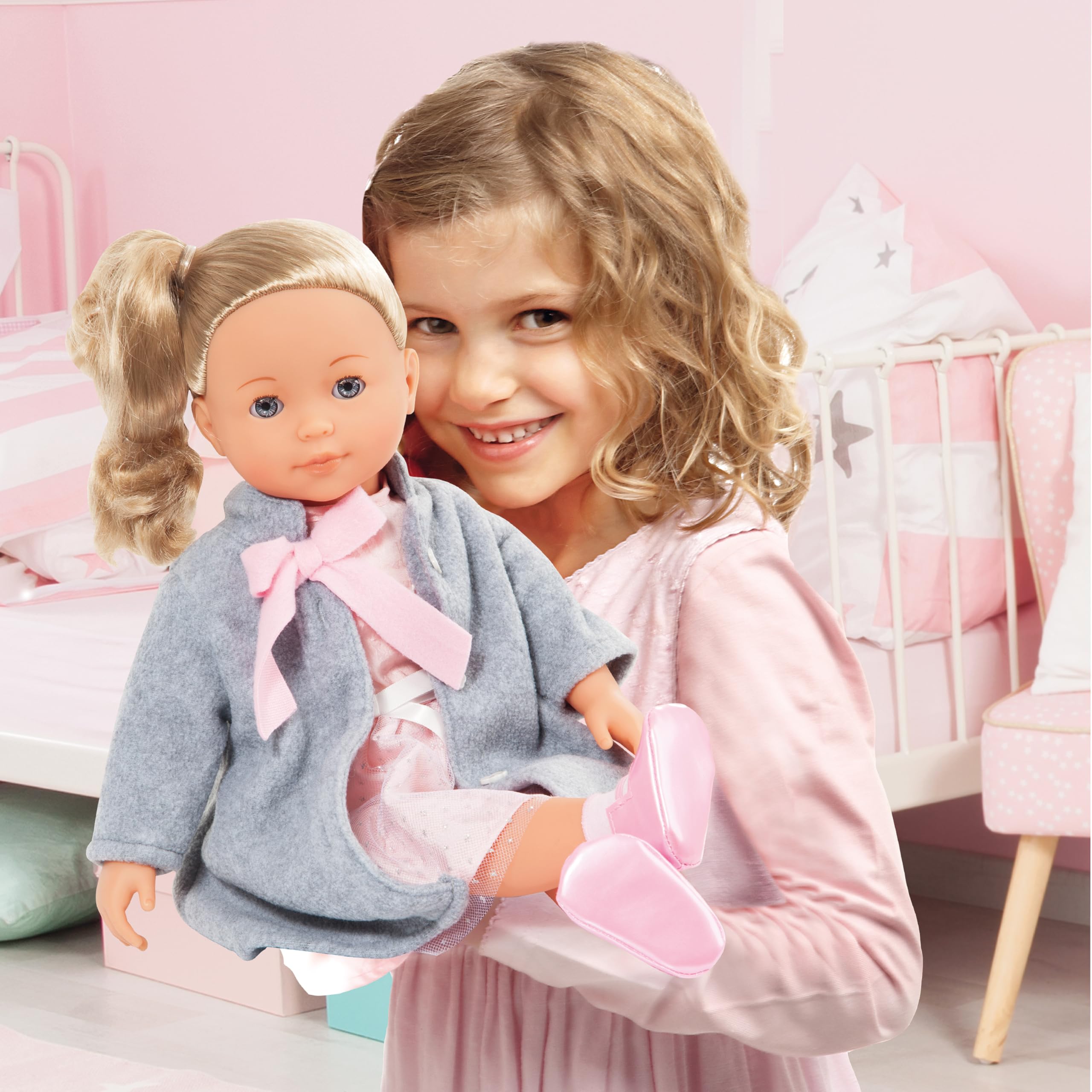 Bayer Design 94637AQ Bambola interattiva con il suo Charlene, parla francese, corpo morbido, chiude gli occhi, 46 cm, valigia, accessori