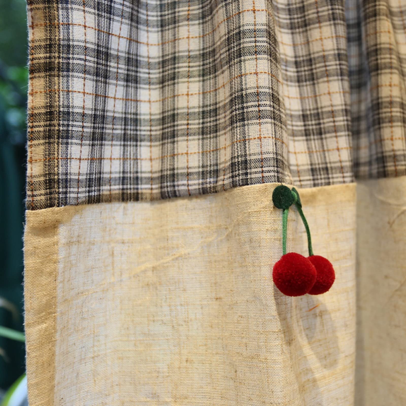 Tenda corta da cucina per piccole finestre rustica ciliegia a scacchi lino cotone opaco tessuto con risvolto mantovana a disco tasca per asta stile bistrot arredamento fattoria