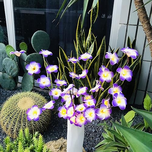 Miniatura 2 de Paquete de 2 ramas de flores artificiales de plumeria, ramo de berenjenas ligeras falsas de Frangipani para decoración romántica del hogar (morado)