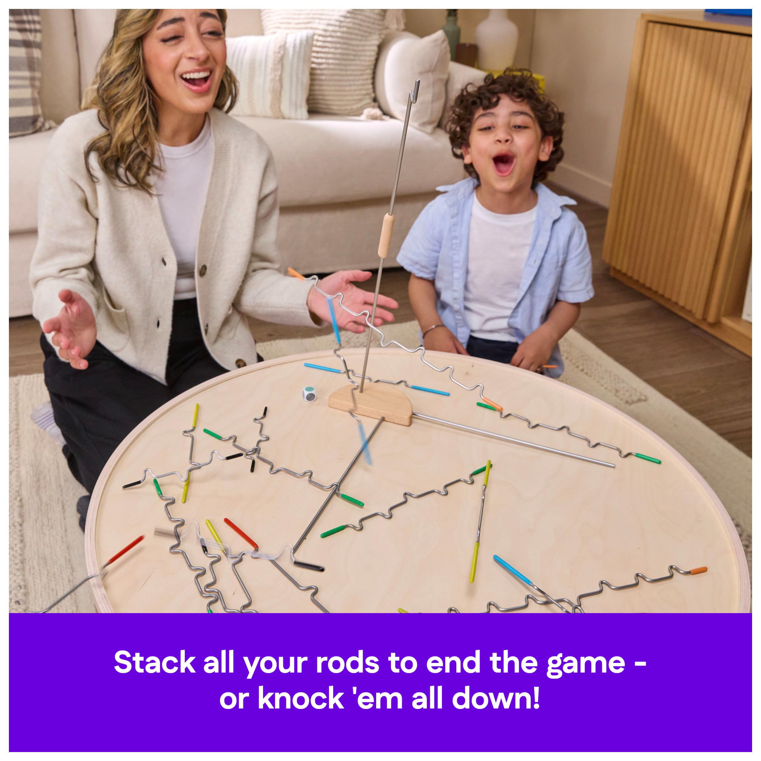 Spin Master Games, Suspend, un juego familiar de equilibrio de manos difíciles y constantes, actividad divertida para niños, adultos y noche de juego familiar, juguete de aprendizaje, 1-4 jugadores
