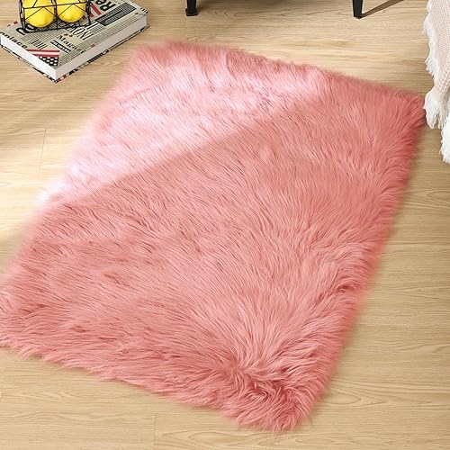 Alfombra pequeña de piel de oveja esponjosa rosa para dormitorio, alfombra peluda lavable para sala de estar, alfombra de piel sintética de 2 x 3