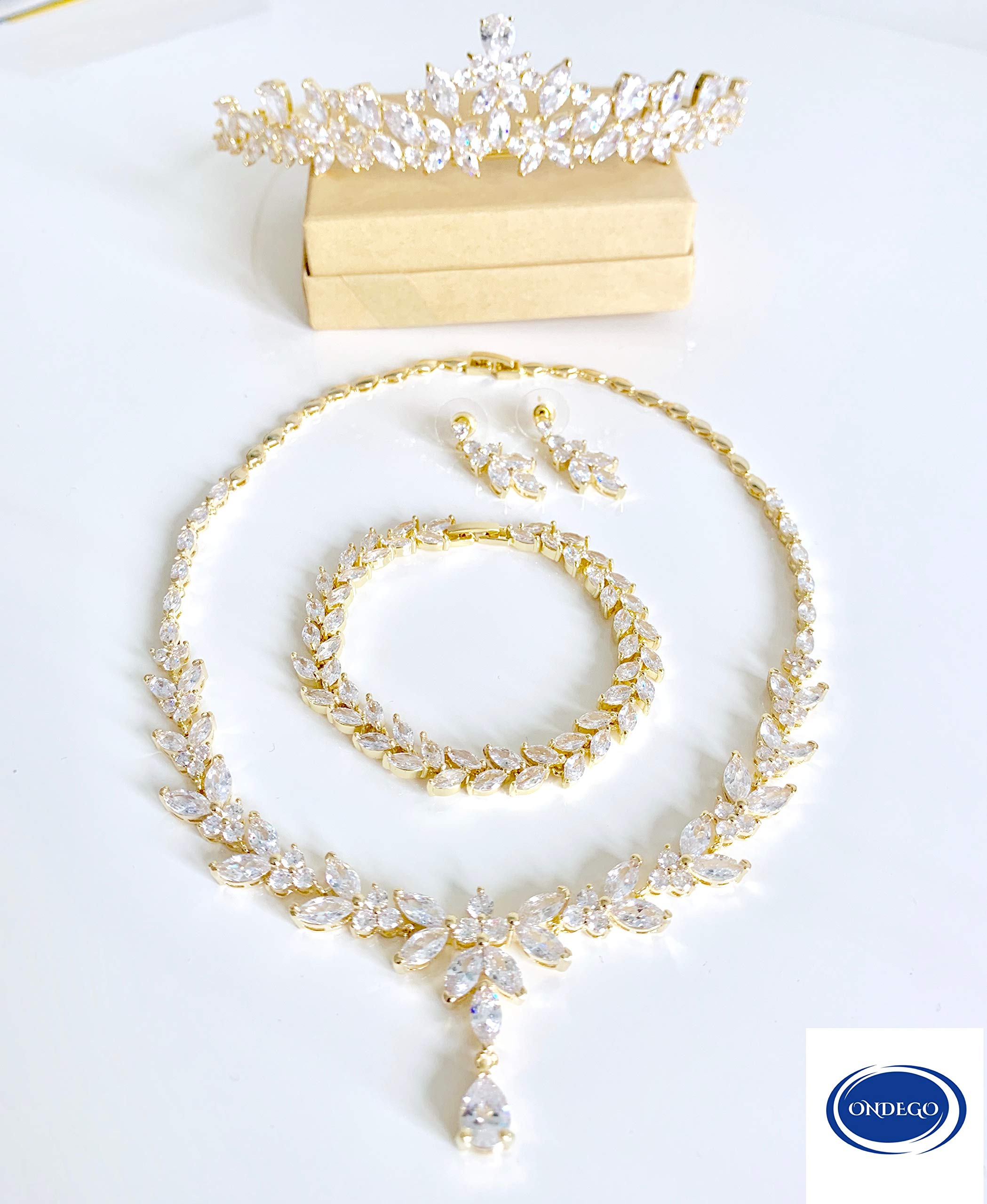 Schmuckset Damen Gold Zirkonia AAA+ – Halskette Ohrringe Armband & optional Diadem – Elegantes Brautschmuck Set für Hochzeit Abiball Kommunion Ball