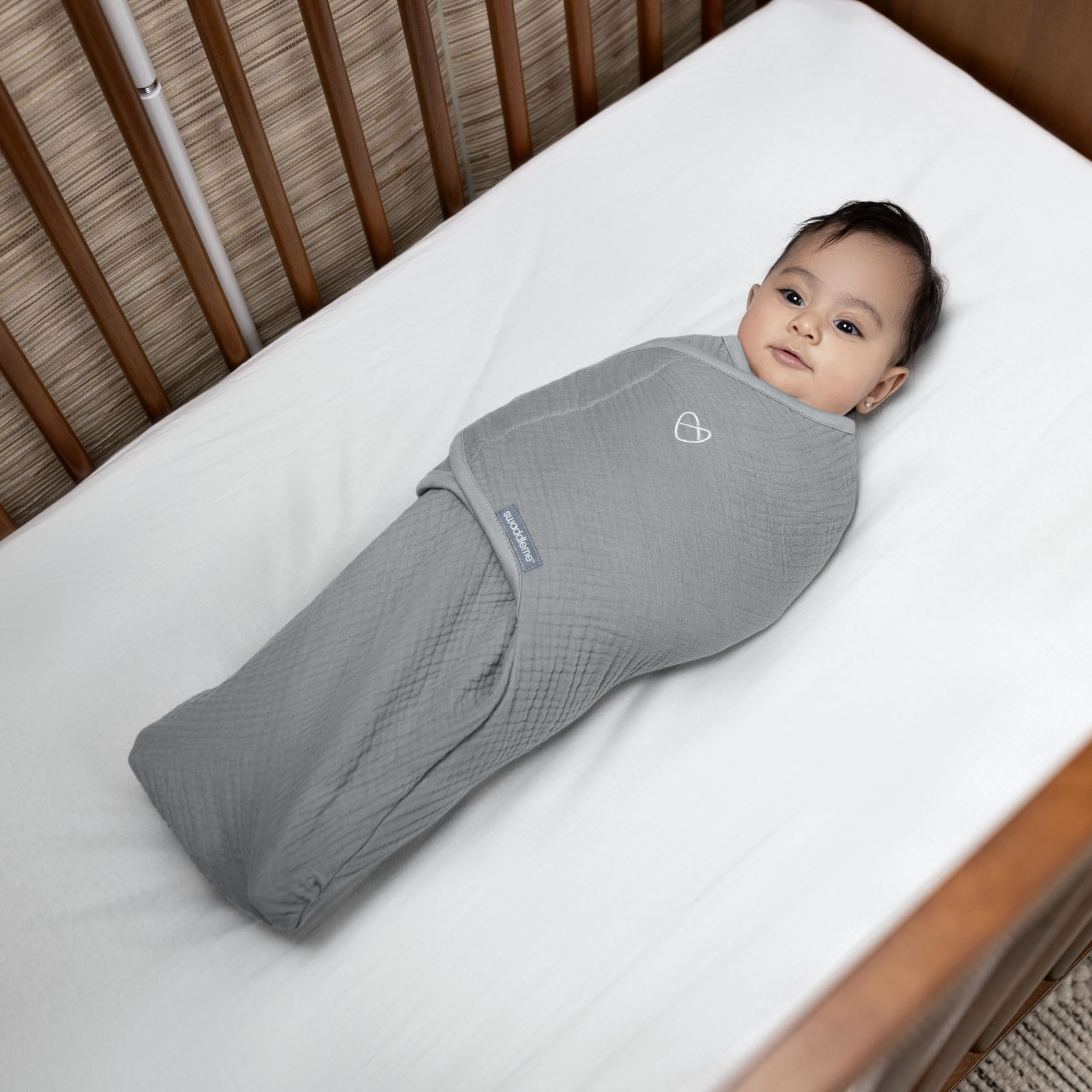 Ingenuity SwaddleMe Original Musselin Baby Pucksack 0-3 Monate, 100% Baumwolle, Verbessert den Schlaf & Beruhigt den Moro-Reflex, 1,5 TOG - Grau