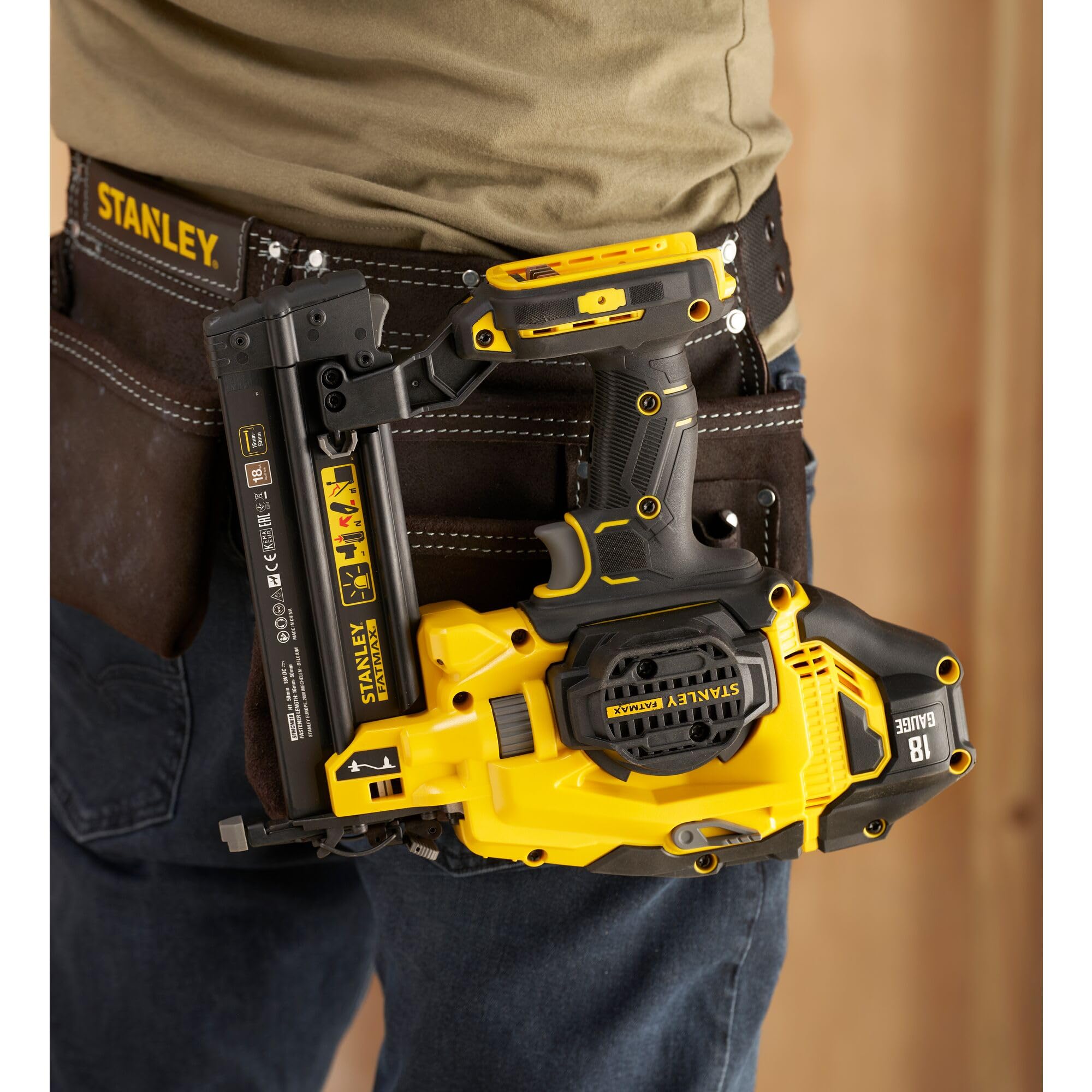 STANLEY Clavadora de Finition V20 Li-Ion 18V 18Ga pour Professionnels – Performance sans Fil avec Action Précise