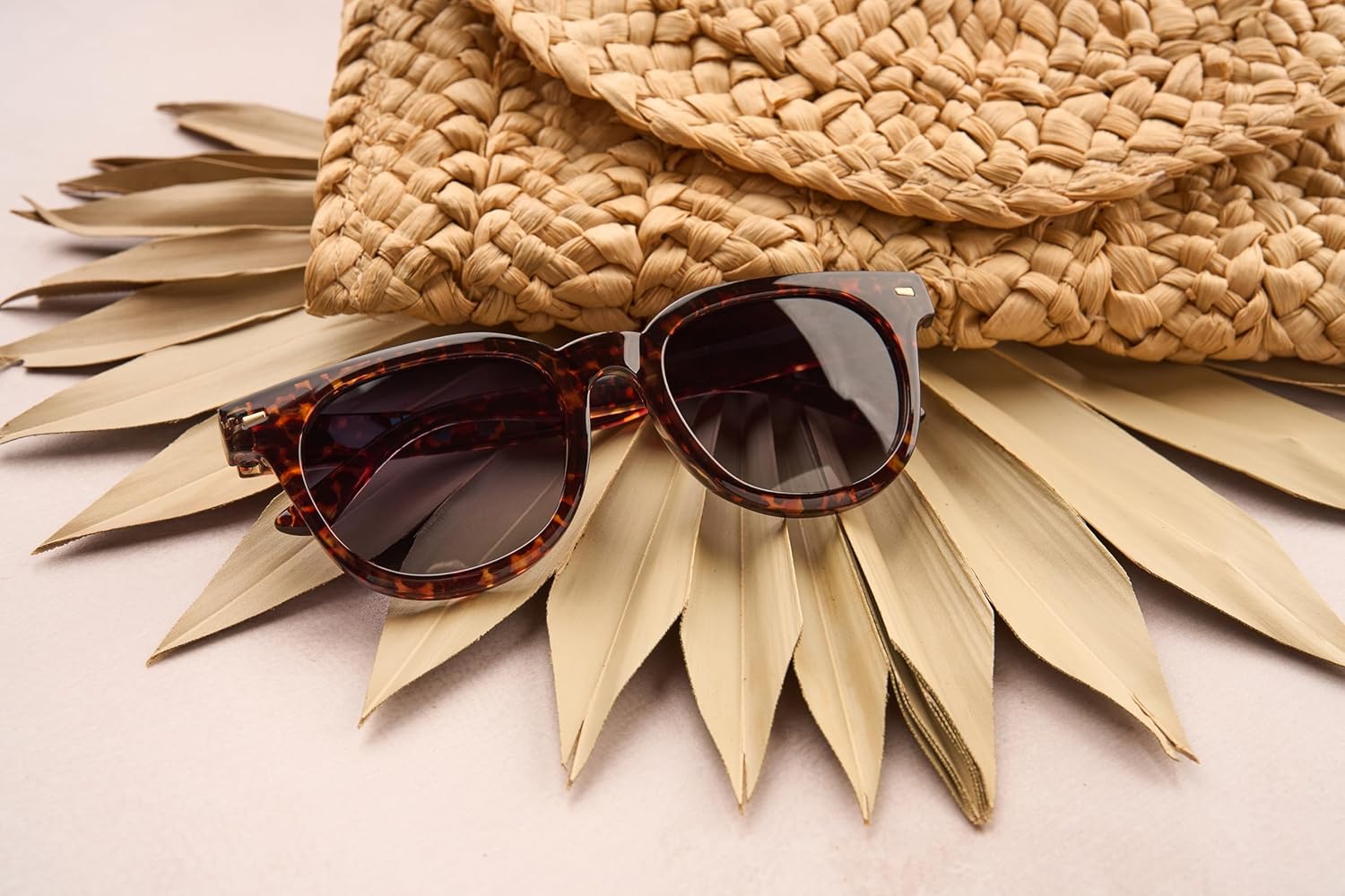 Peepers by PeeperSpecs Lola Polarized Sun - Leopard Tortoise - Image 4