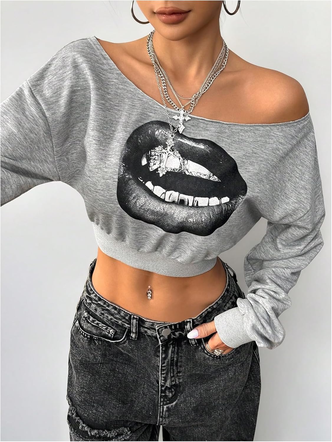SweatyRocks Women's Off The Shoulder Sweatshirts Lips Graphic Y2k Long Sleeve Crop Pullover Top - Image 3