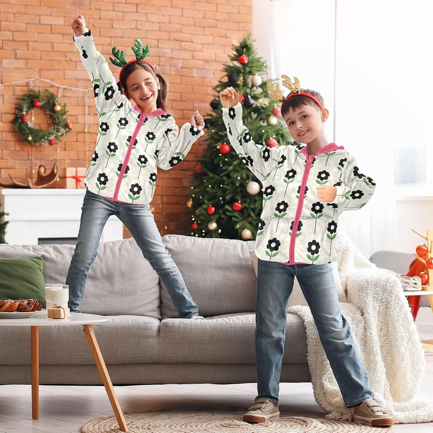 GuoChe Minimalist Black and White Floral Pattern Toddler Fleece Jacket Children's Coat