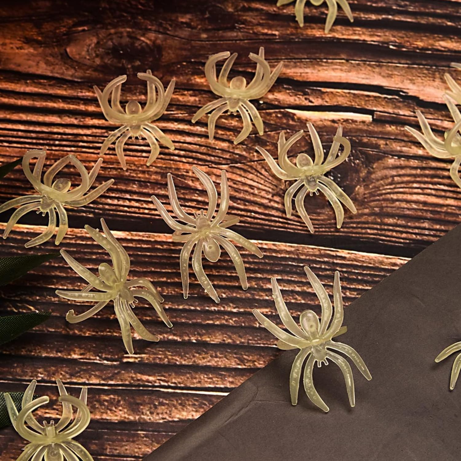 MFUOE 36Pieces Halloween Luminous Spider Rings Funny Glow in The Dark Party Supplies Luminous Costumes Make up Accessories for Adults Spider Toy - Image 2