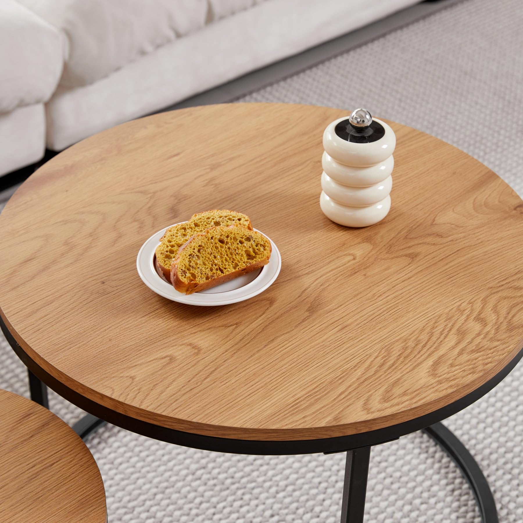 GrandCA Home Couchtisch 2er Set,Stapelbarer Couchtisch, Couchtische Rund, MDF-Tischplatte, Schwarze Tischbeine aus Edelstahl，Geeignet für Wohnzimmer, Esszimmer（Ø60 x 45H cm，Ø40x35H cm，Eiche Hell）