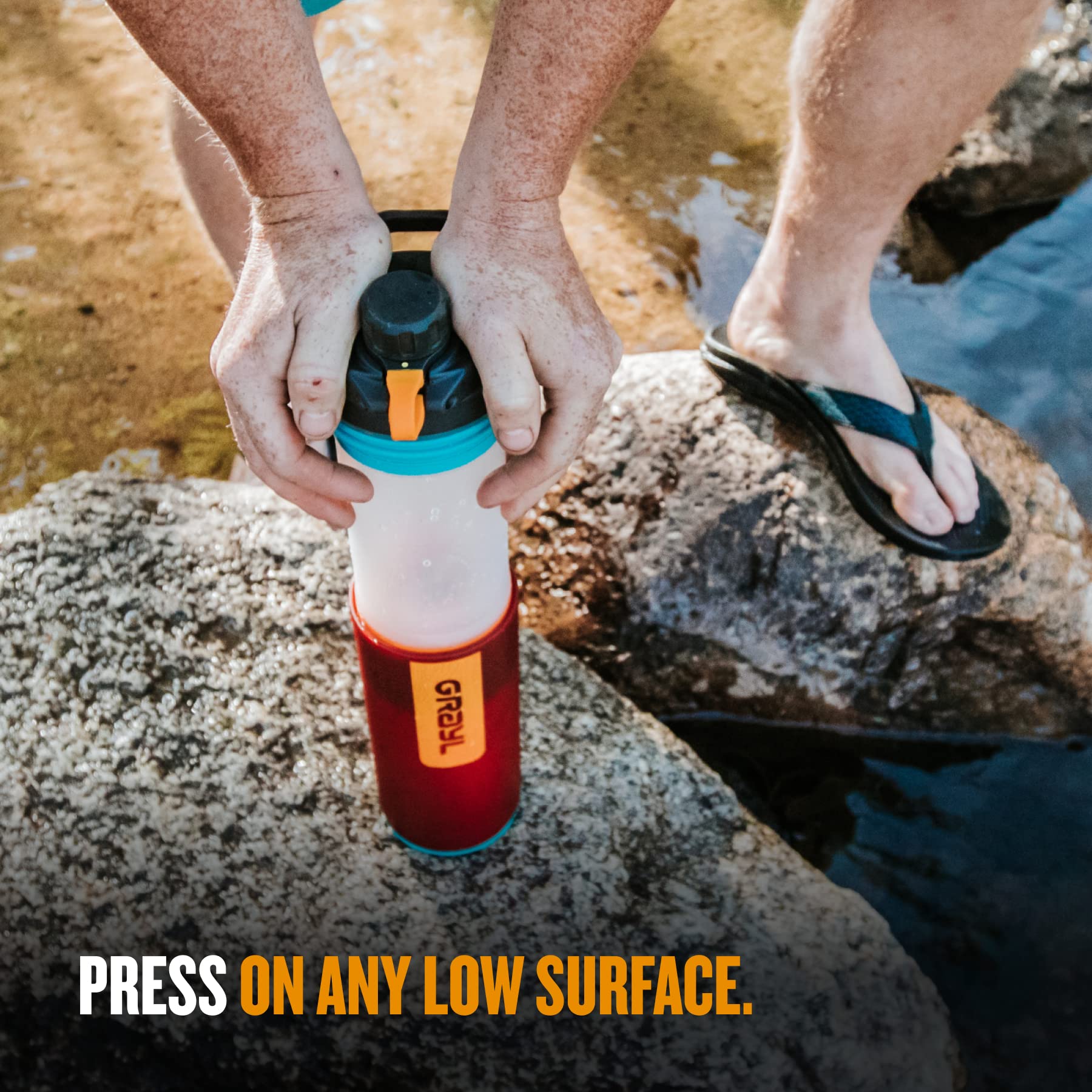 GRAYL GeoPress - Purificador de agua para viajes en todo el mundo, senderismo, camping y supervivencia, 680 ml, color rojo | Purifica el agua en 8 segundos para senderismo, mochileros, camping, supervivencia y viajes, elimina virus y bacterias