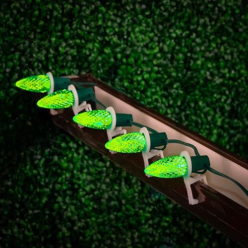 Miniatura 6 de Novelty Lights Paquete de 25 bombillas LED C9 de repuesto para Halloween, ultra brillantes, regulables, para exteriores, verde lima, base intermedia