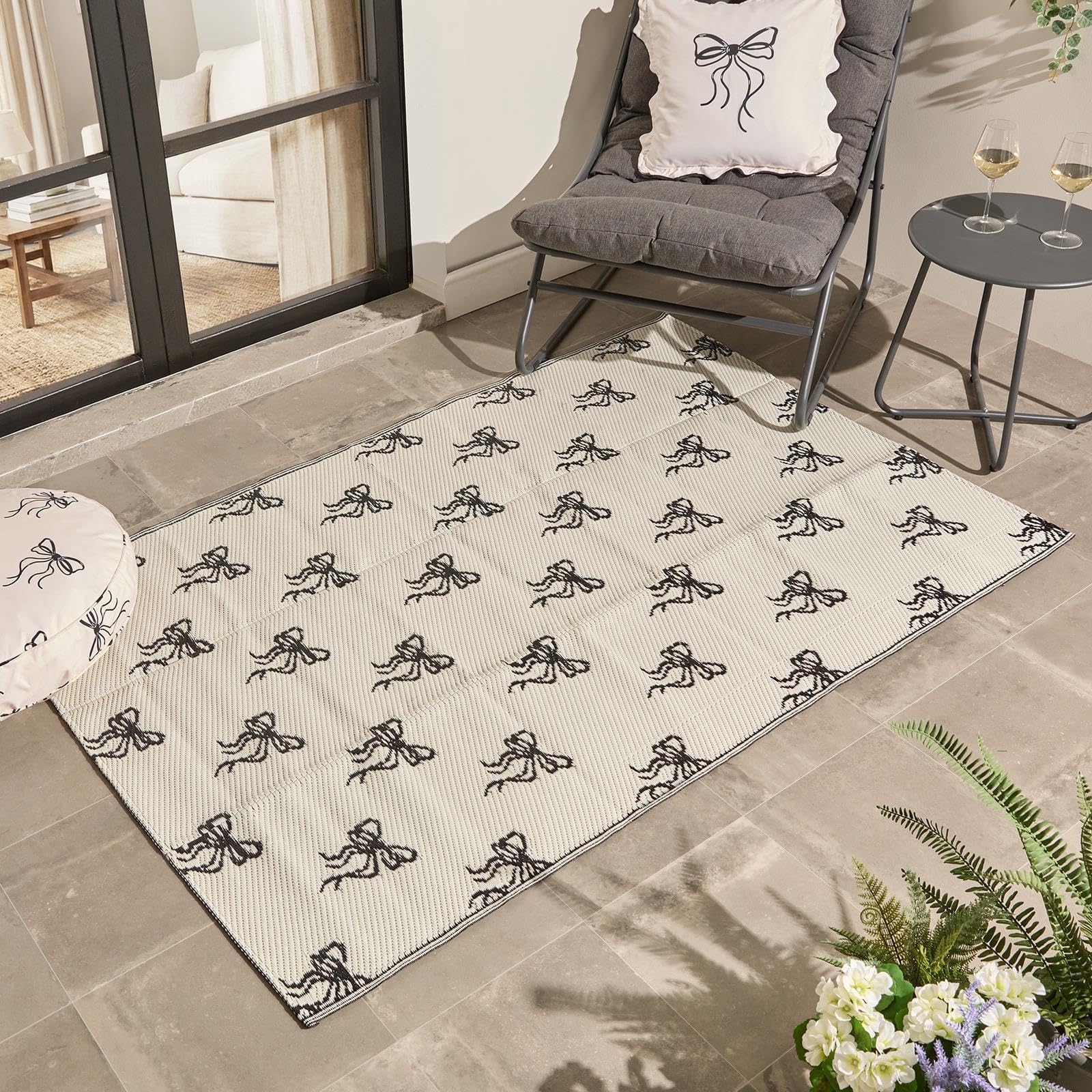 OHS Outdoor Rug Bow Print, Reversible Garden Rug Foldable Weather Waterproof Outdoor Carpet Non Slip Easy Clean UV Decking Lawn Patio Balcony Large Rugs, Monochrome - 120 x 170cm