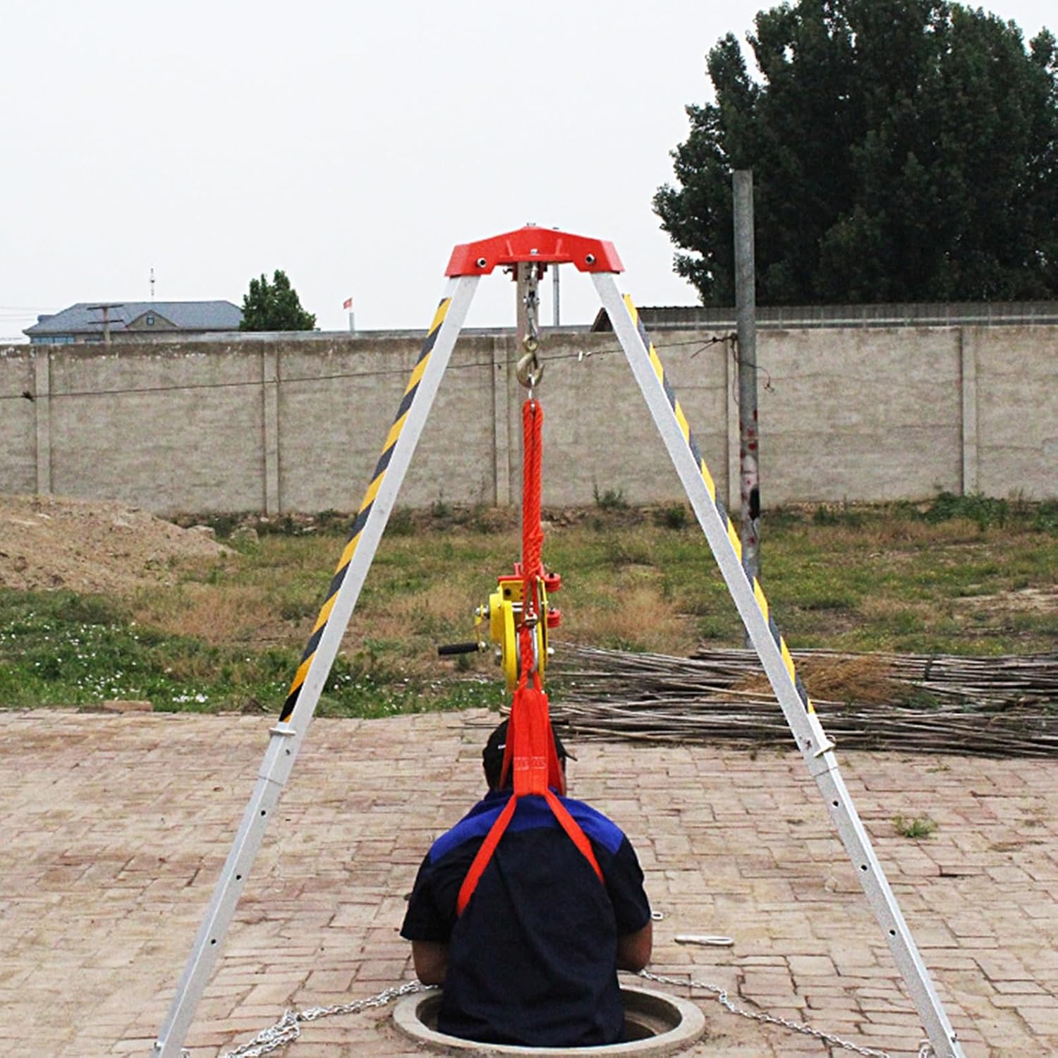 1800 LBS Emergency Rescue Tripod Portable Lifting Equipment Fall Arrest Kit with 30m Winch Confined Space Rescue System Heavy Duty Tripod Pulley Hoist
