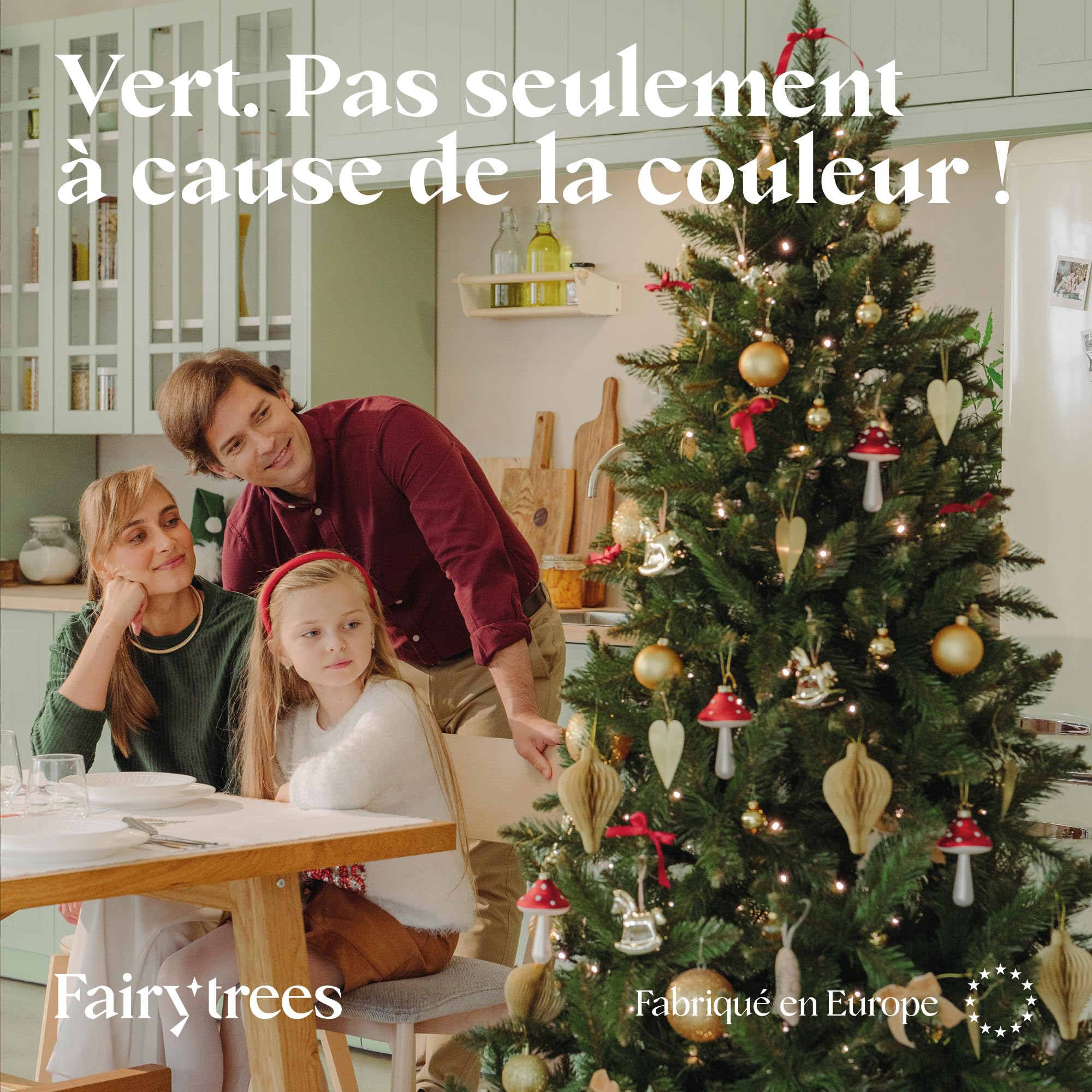 FairyTrees Sapin de Noël Artificiel 150cm ÉPICÉA Naturel | Arbre de Noël avec Support en Bois | Tronc Vert | Made in EU