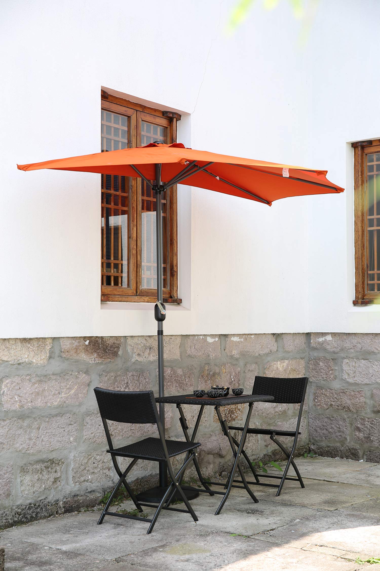 Angel Living Halber Sonnenschirm für Balkon 270cm Aluminium Balkonsonnenschirm Halbrund mit 9kg Halbrund Sonnenschirmständer (Orange)