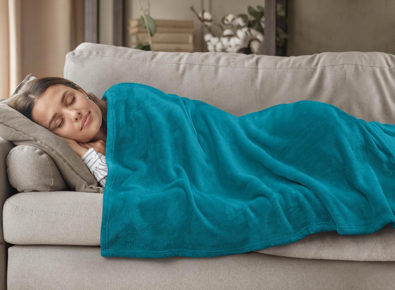 Utopia Bedding Turquoise Fleece Blanket Throw Size Lightweight Fuzzy Soft Anti-Static Microfiber Bed Blanket (60x50 Inch) - Image 5