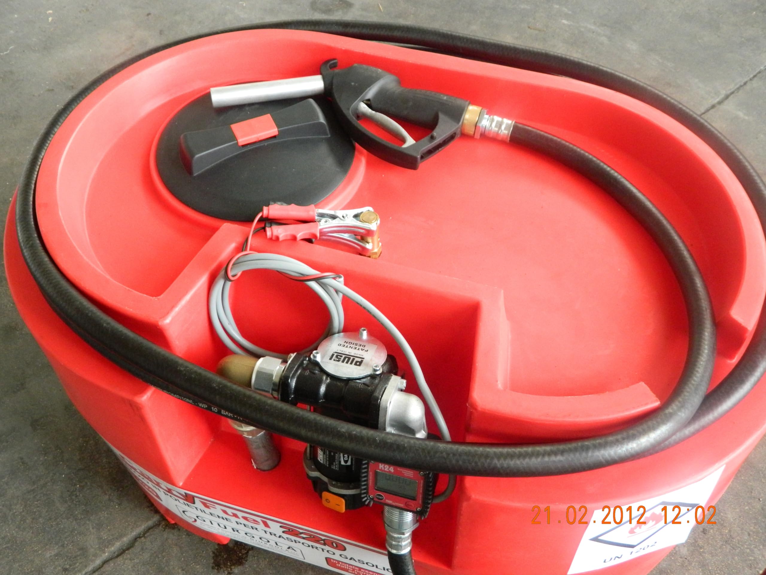 Depósito de polietileno para gasóleo portátil mod 220 litros bomba 12 V 50 lt/min para camiones, tractores, barcos, autocaravanas. Alta calidad, fabricado en Italia