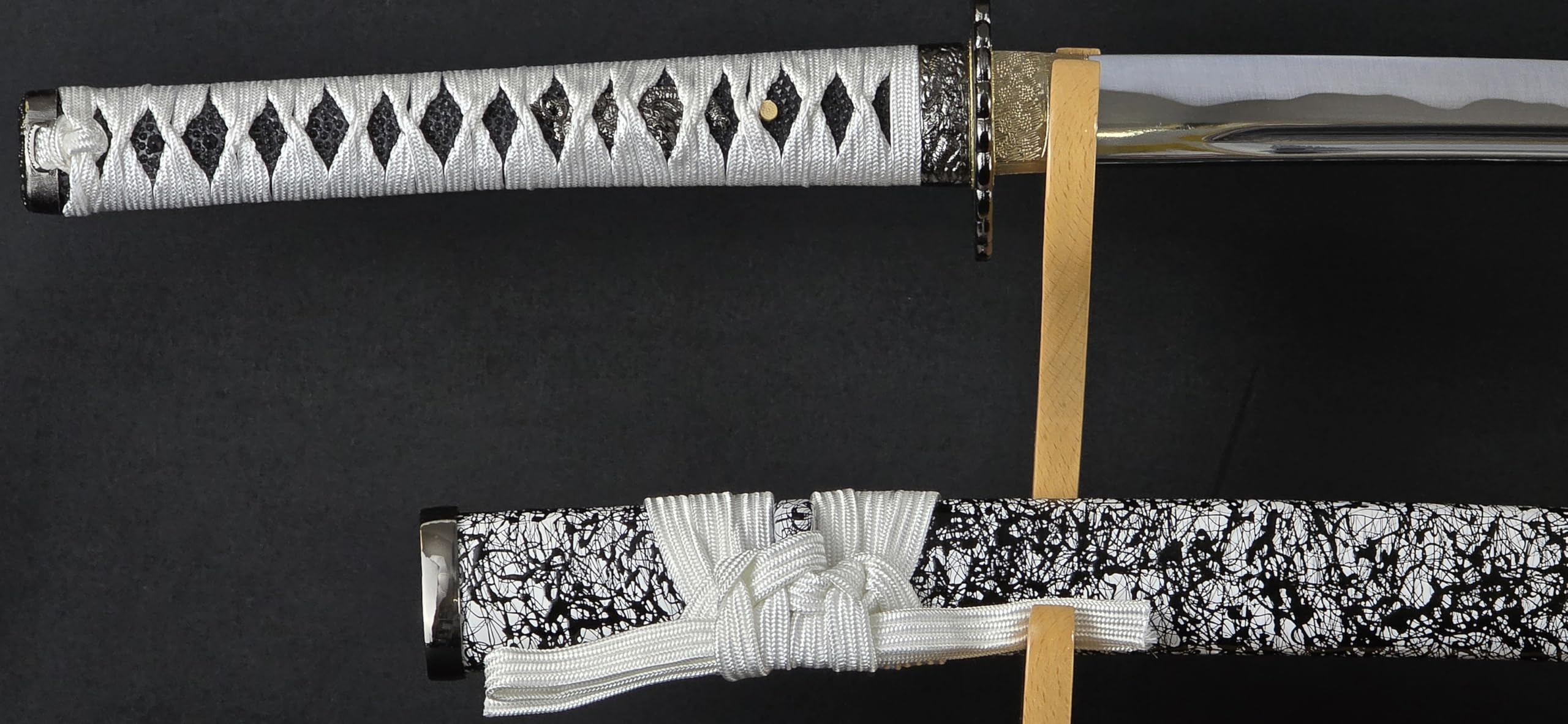 模造刀「菊一文字則宗」沖田総司拵え　しのびや しのびやオリジナル刀剣 沖田総司拵え 菊一文字 刀袋付 模造刀