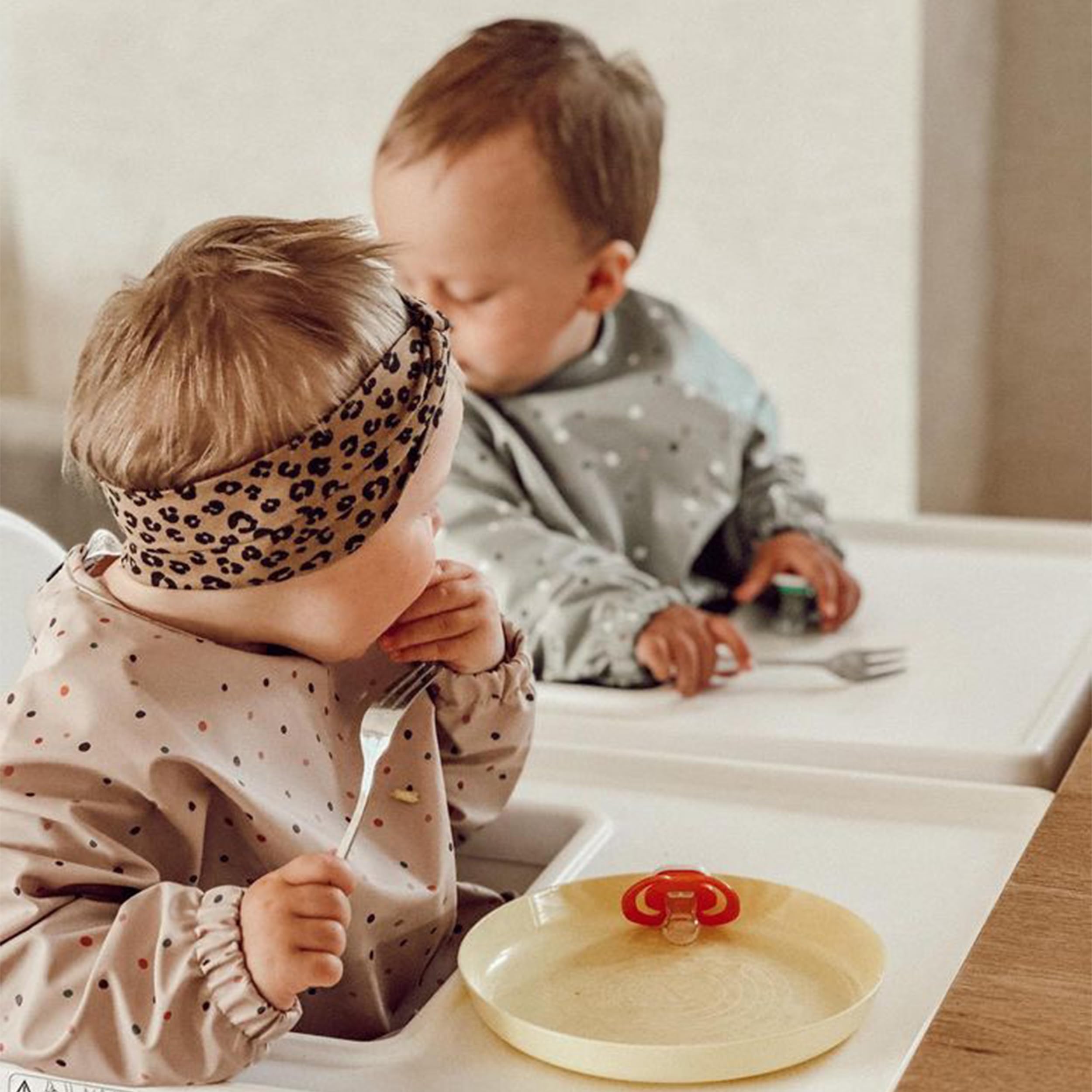 Nombear Baby Bibs with Sleeves for 6-24 Months, 2 Pack, Easy Wipe Clean, Machine Washable Baby Weaning Bib with Sleeves - Image 4