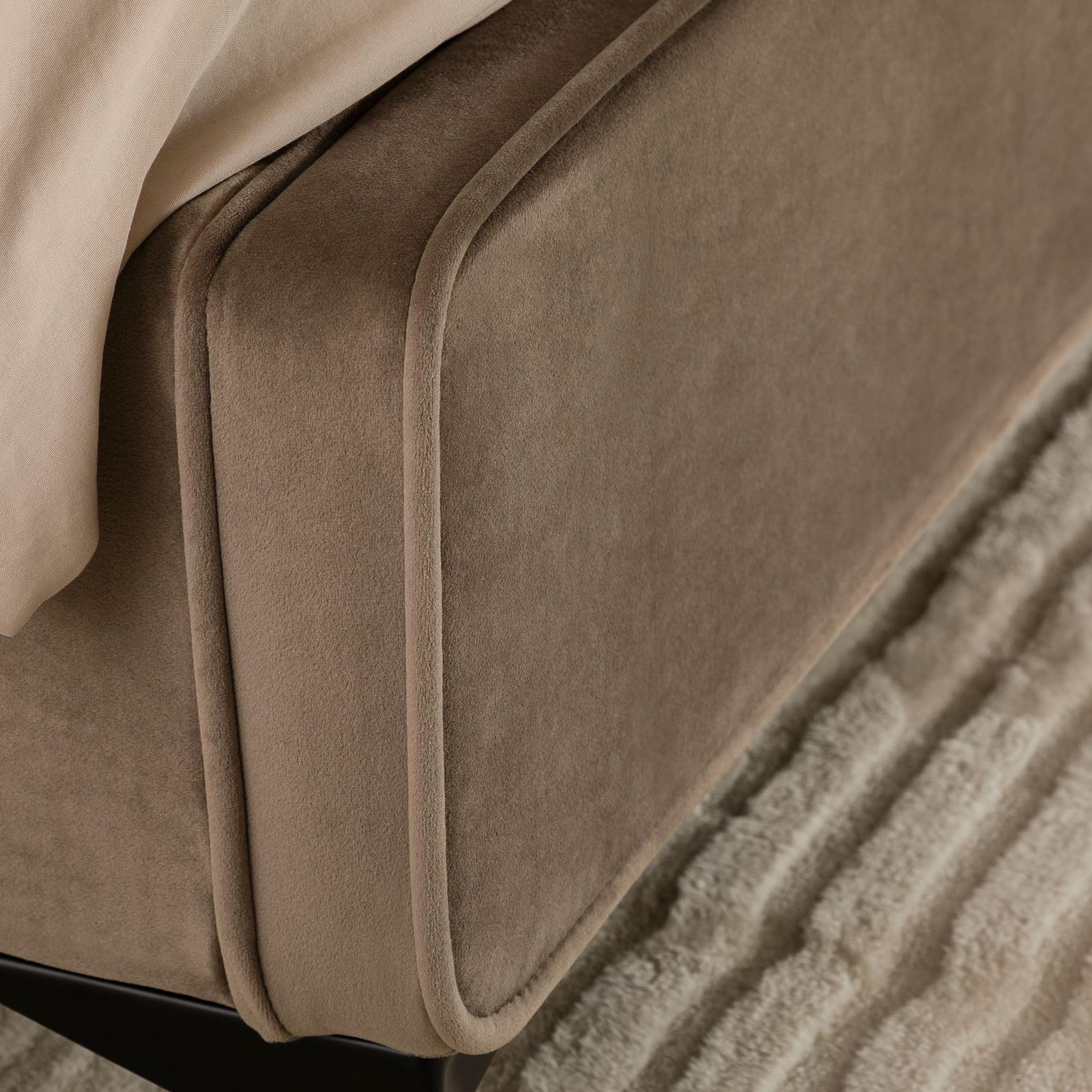 IDIMEX Polsterbett LAVORO Einzelbett 140x200, Greige - Bett mit Lattenrost und Samtstoffbezug, Bettgestell mit gepolstertem Kopfteil, modernes Design, Robuster Holzrahmen & Metallbeine