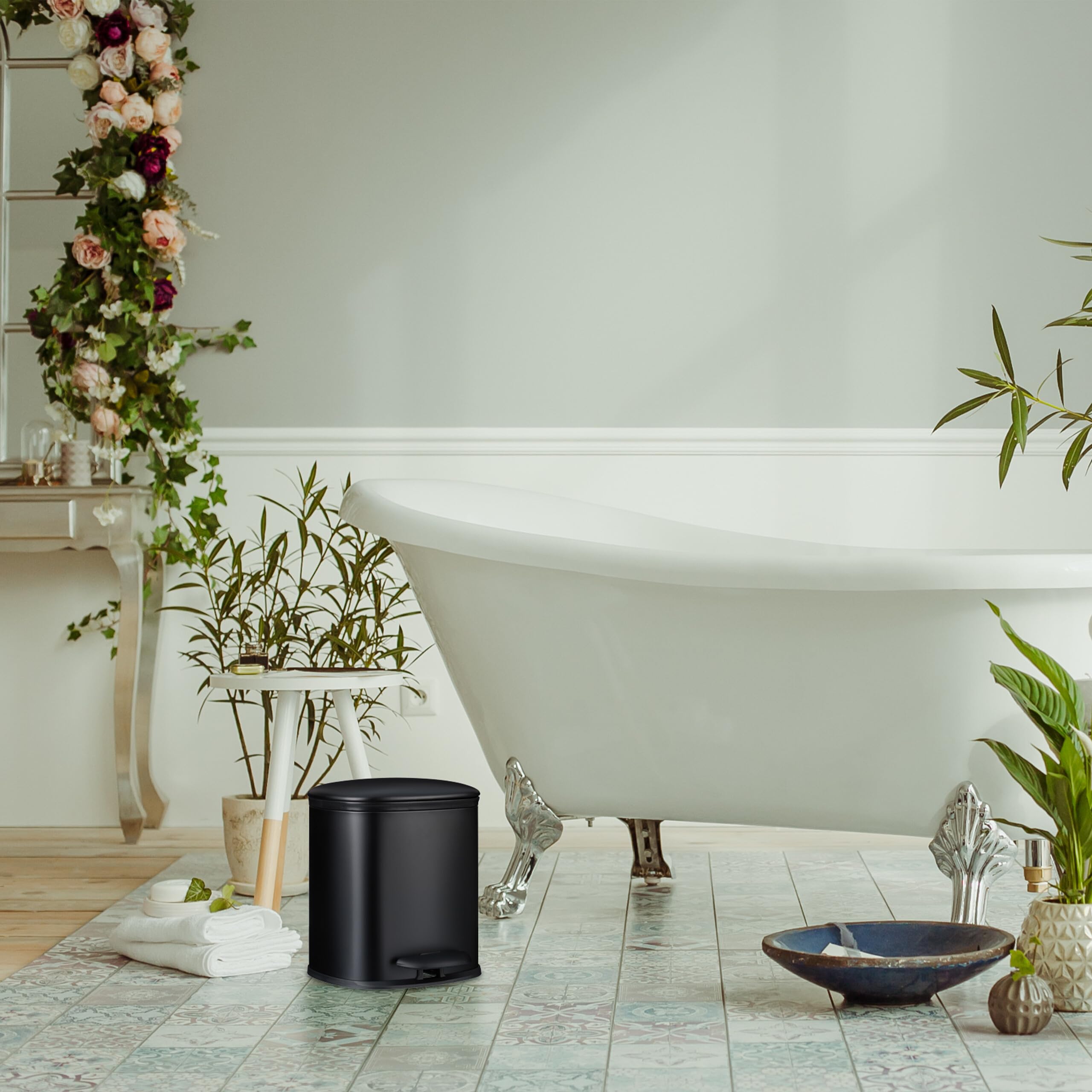 Relaxdays Cubo de Basura Baño 5 litros, Papelera con Tapa, Acabado Mate, con Pedal, 2 Cubos Interiores Extraíbles, Negro