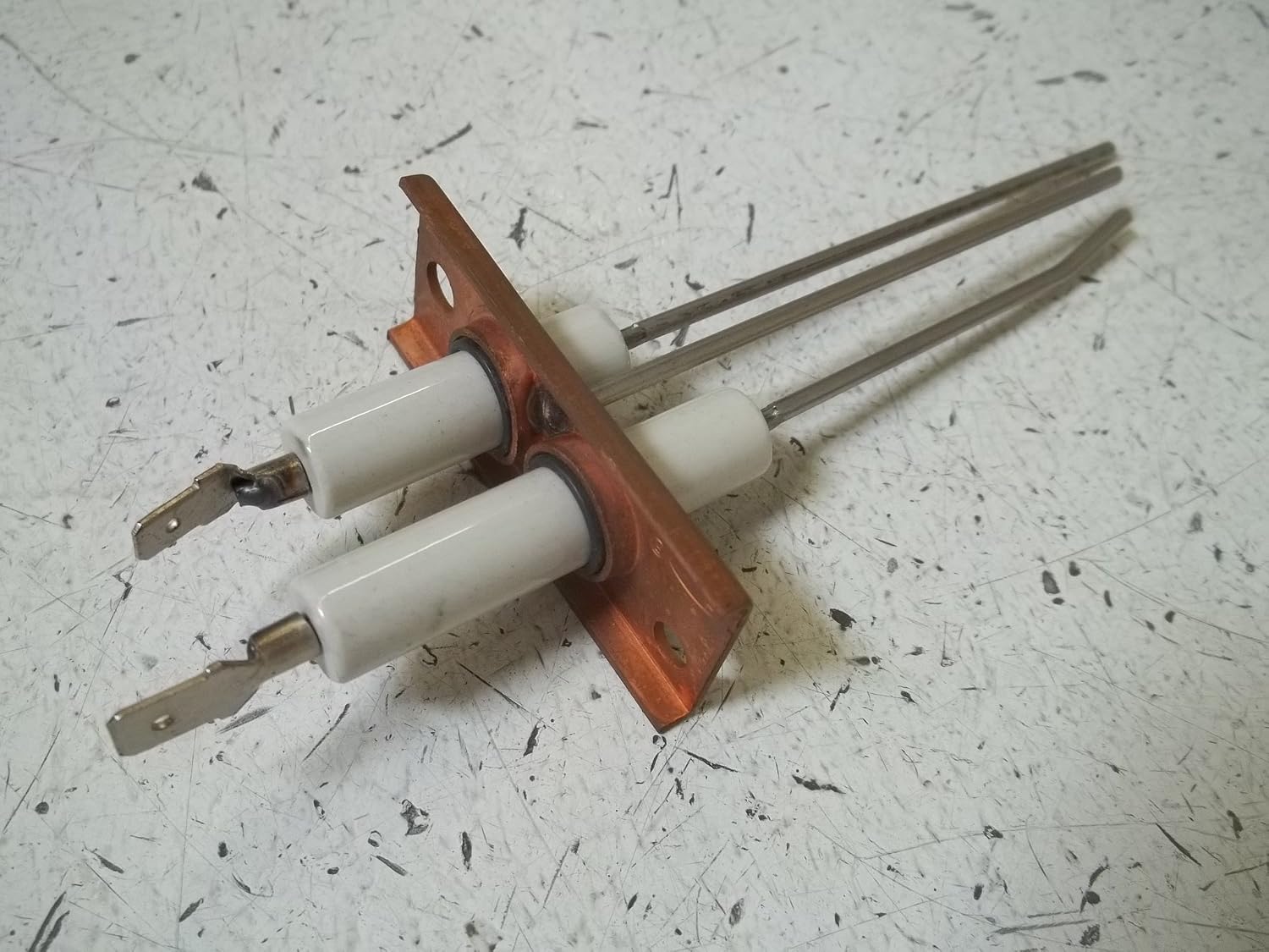 05-100000-422 SPARK IGNITOR FLAMENEW IN A BOX
