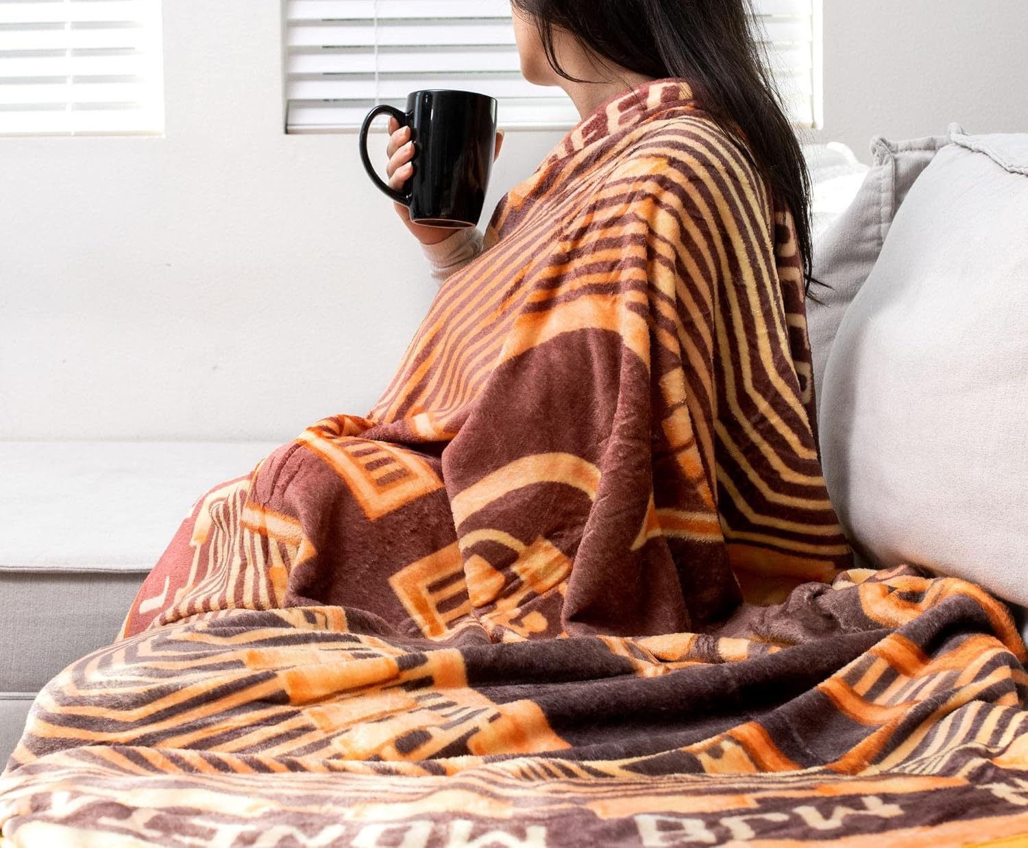 Bitcoin Cryptocurrency Round Fleece Throw Blanket | Plush Soft Polyester Cover for Sofa and Bed, Cozy Home Decor Room Essentials | Funny Money Prop Gifts for Teens, Kids | 60 Inches