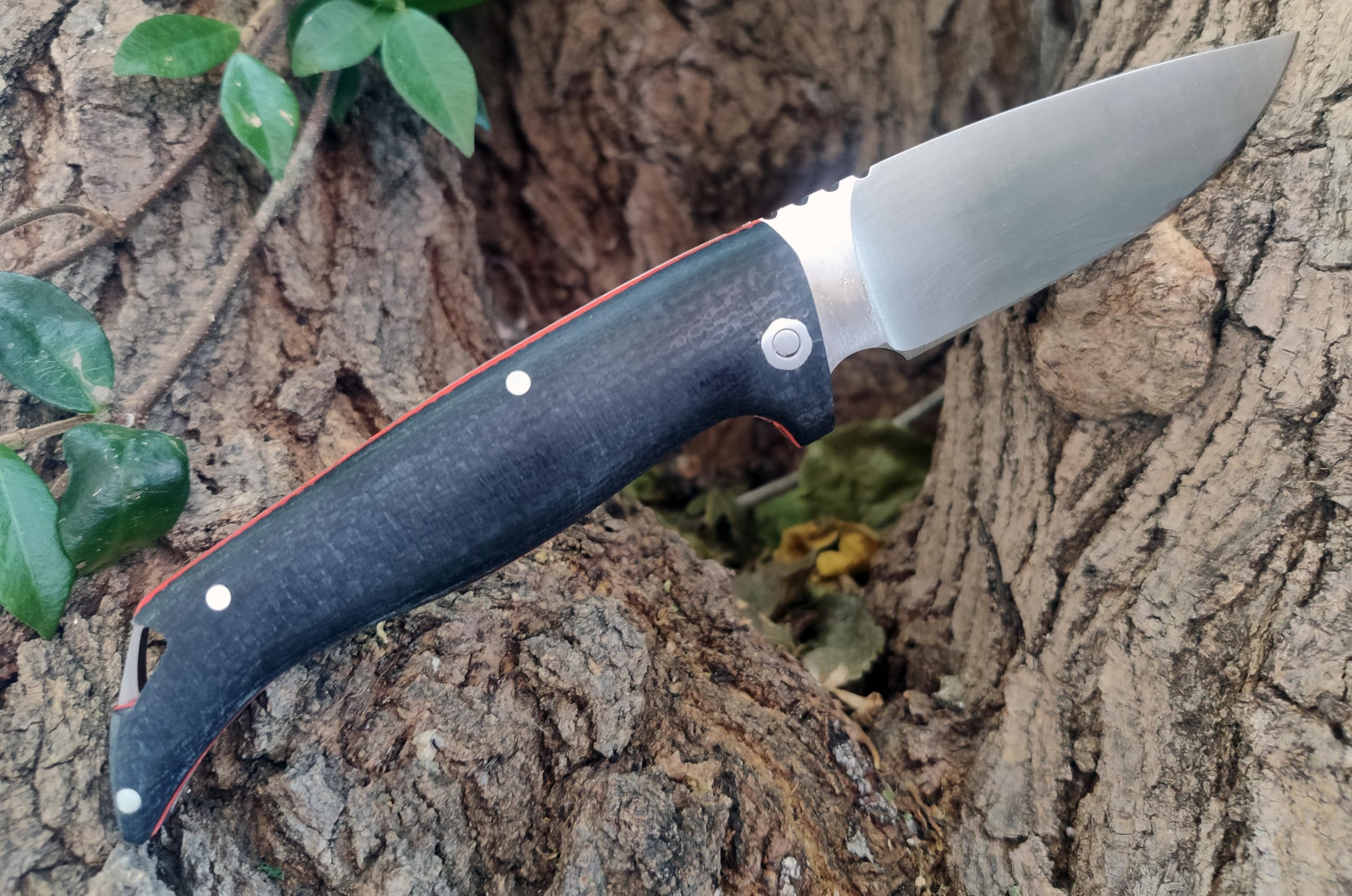 J&V Coltello pieghevole ITALIA - Coltello da Bushcraft Sopravvivenza Caccia Pesca Outdoor Campeggio, Lama in Acciaio Inox 8,5 cm, Guaina, Handmade in Spain