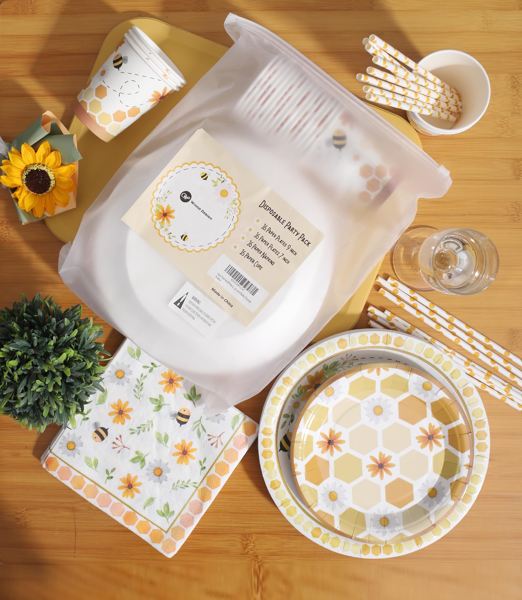 Vaisselle Fête Abeille - Lot 61 Pièces | 20 Assiettes, 20 Verres, 20 Serviettes + Nappe | Thème Printemps Pique-nique - 4