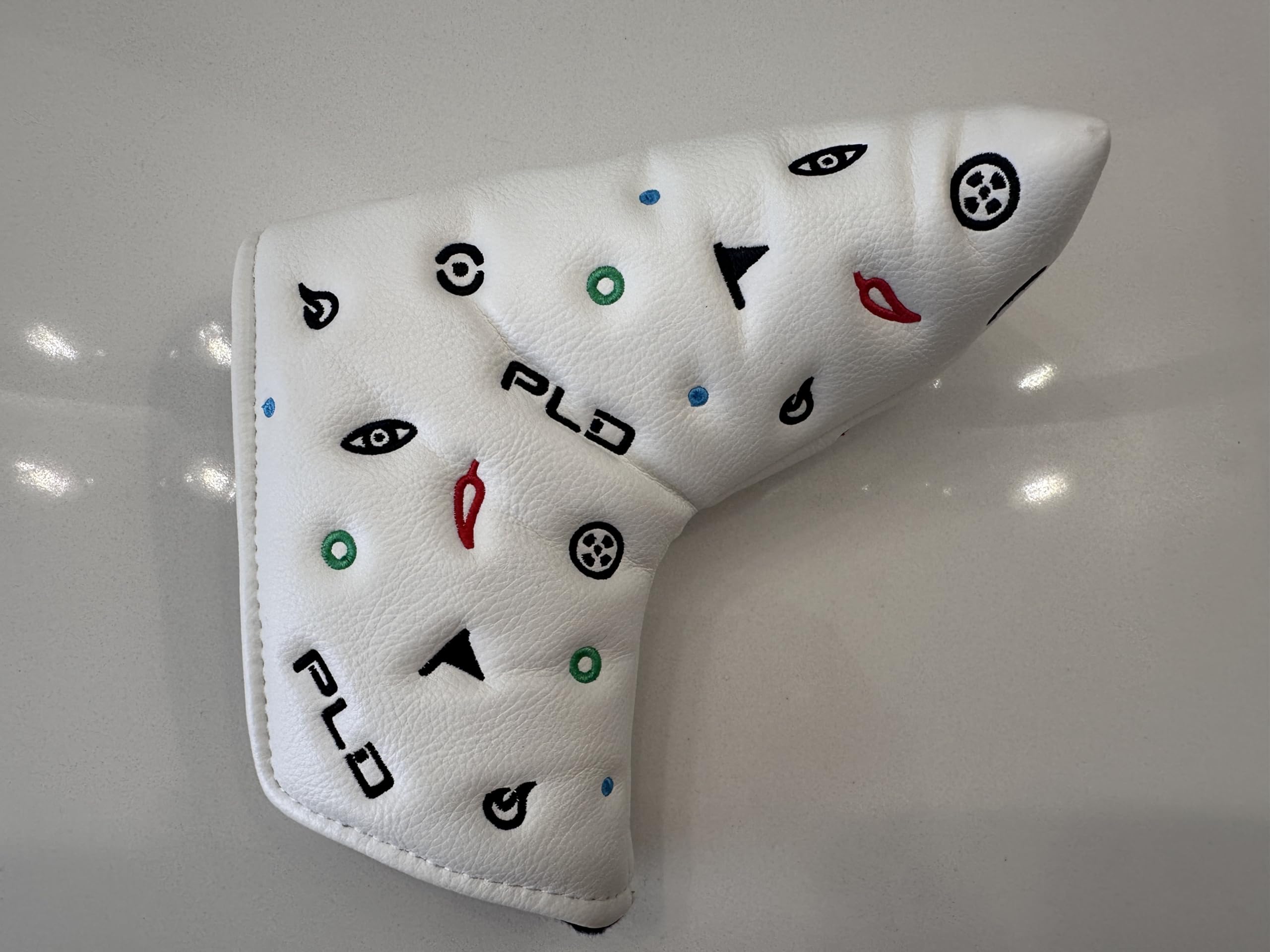 Icon Blade Putter Headcover in White | Ping EU