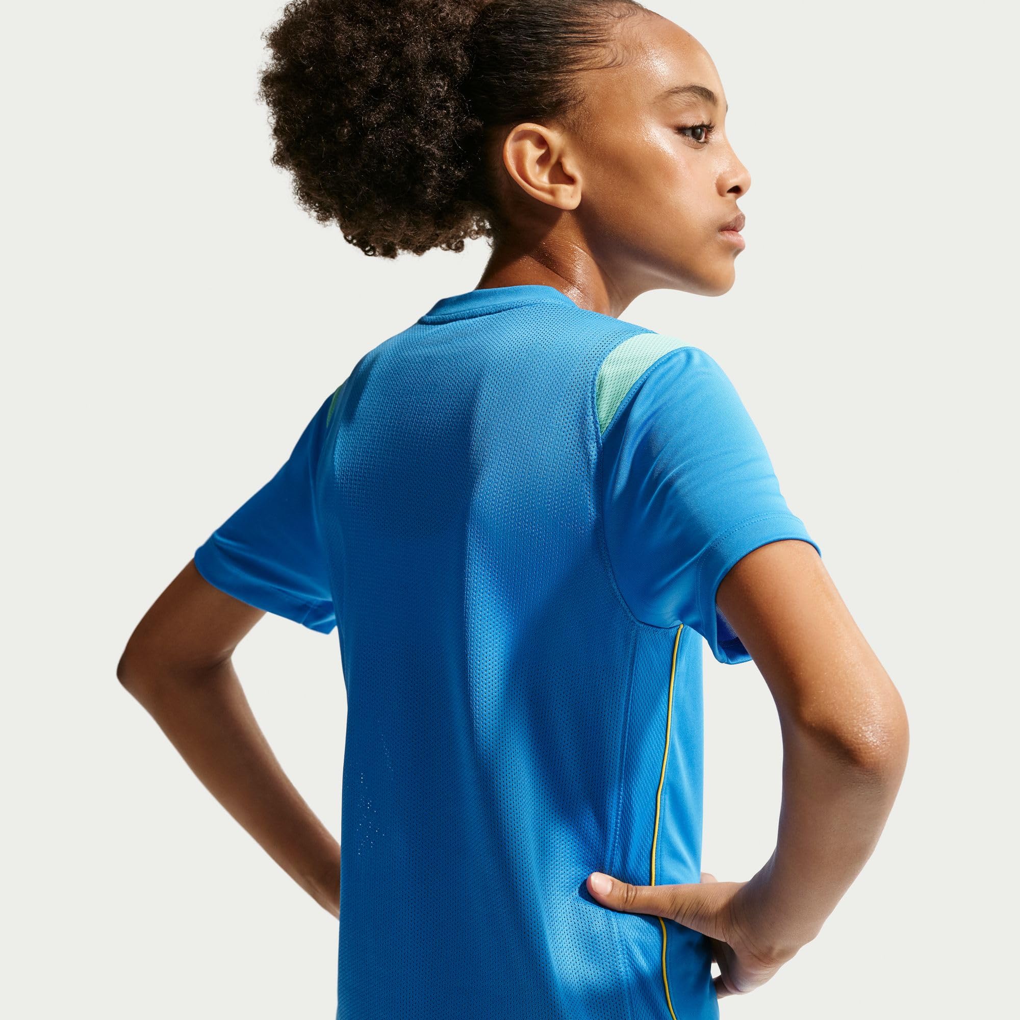 NIKE Top piłkarski z krótkim rękawem Uniseks - dzieci Brasilien Academy Pro Nike Dri-fit Kurzarm-fußballoberteil Aus Strickmaterial Für Ältere Kinder