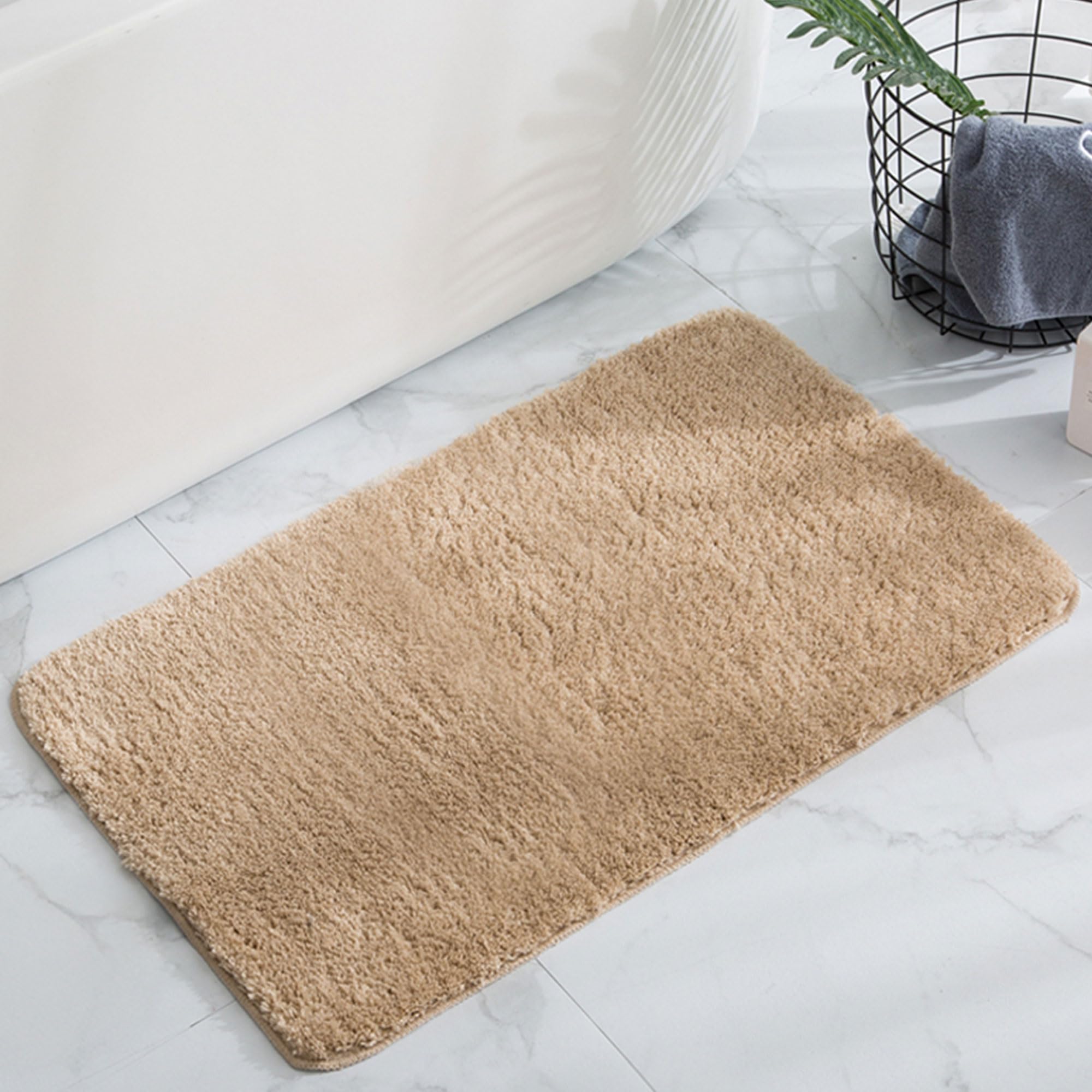 HELLSER Badezimmerteppich MIRA | Badematte rutschfest & Waschbar | Weicher Mikrofaser Badteppich | Saugfähig & Schnelltrocknend | Oeko-TEX Badvorleger für Fußbodenheizung | Beige | 60x120 cm