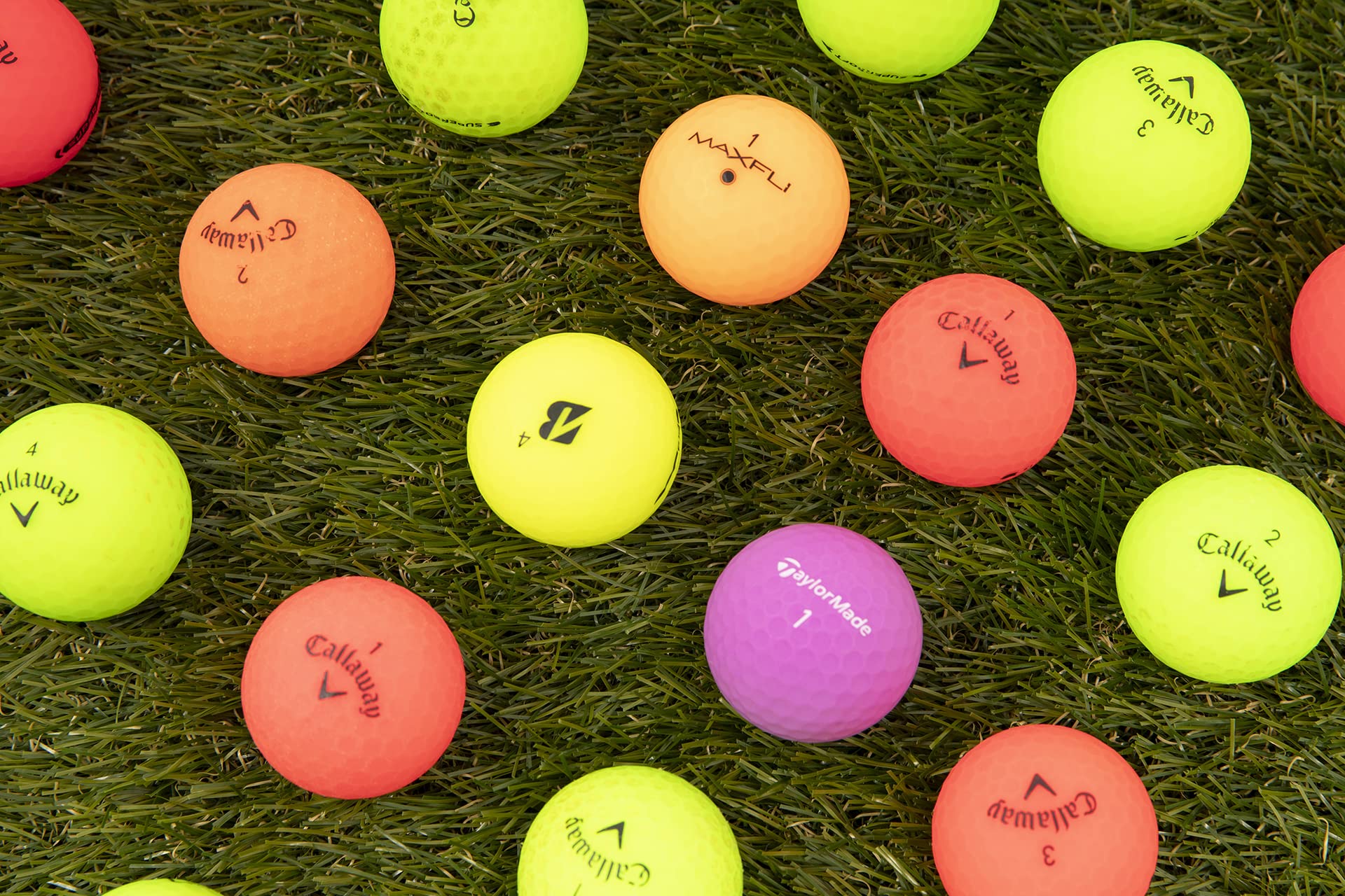 Clean Green Golf Balls 24 Stück recycelte, matte farbige Bälle – Markenmischung – AAA (3A) Guter Zustand – inklusive 24 Golfbälle und Netz-Tragetasche