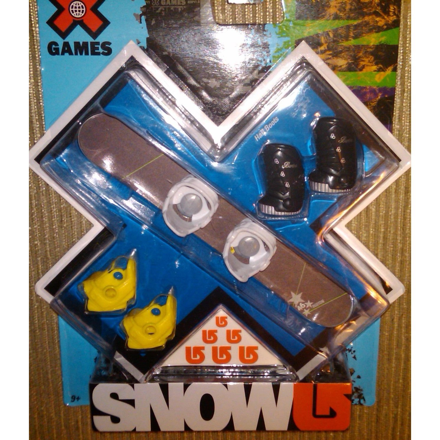 X Games Fingerboard Snowboard Burton Dominant Snowboard / Hail Boots Toys & Games