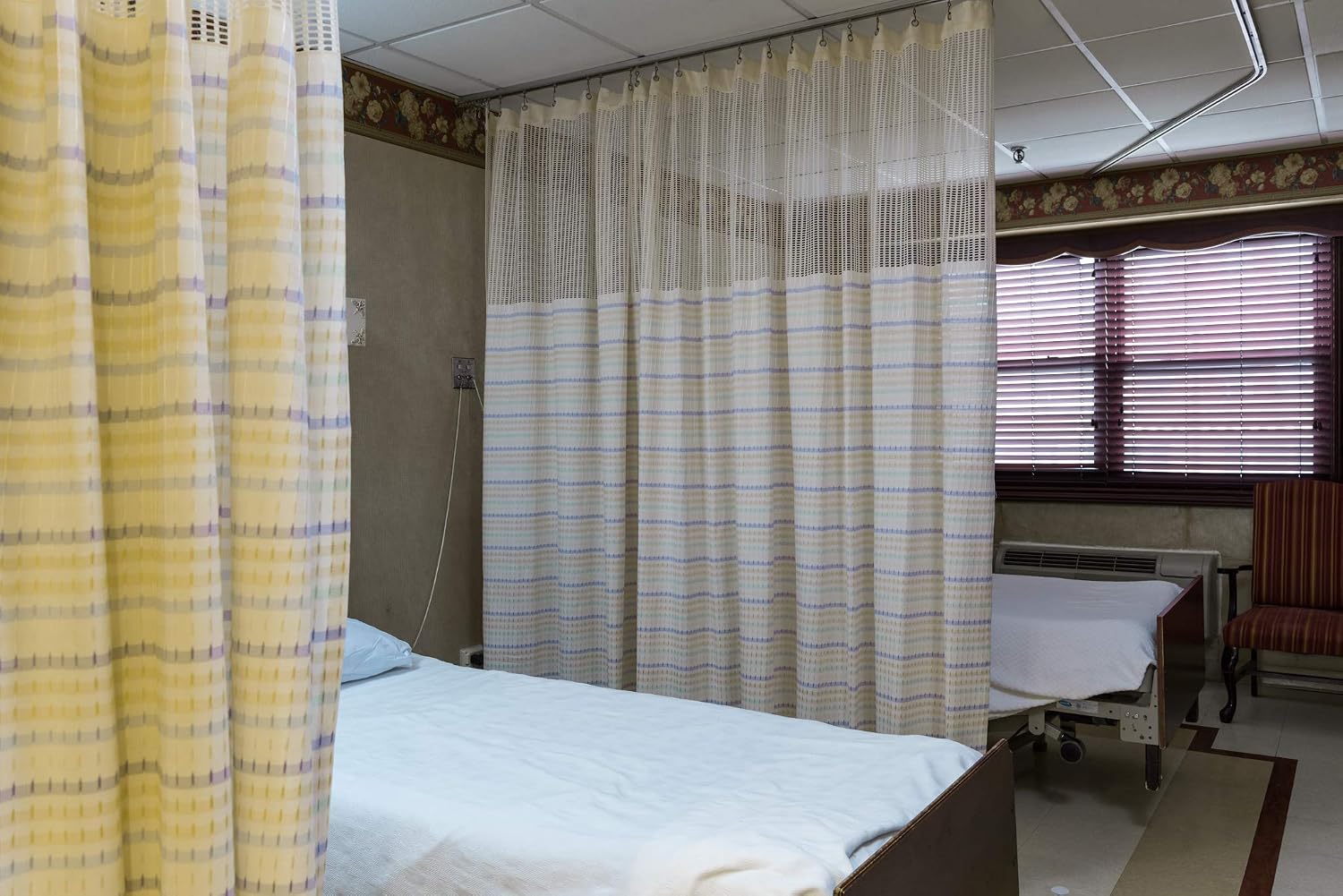 Box of 8 Cubicle Curtain's - Hospital Bed Divider Quality Medical Privacy curtain's-with mash & grommet's, Flame Retardant, Machine Washable,… (15' Wide X 8' Long)