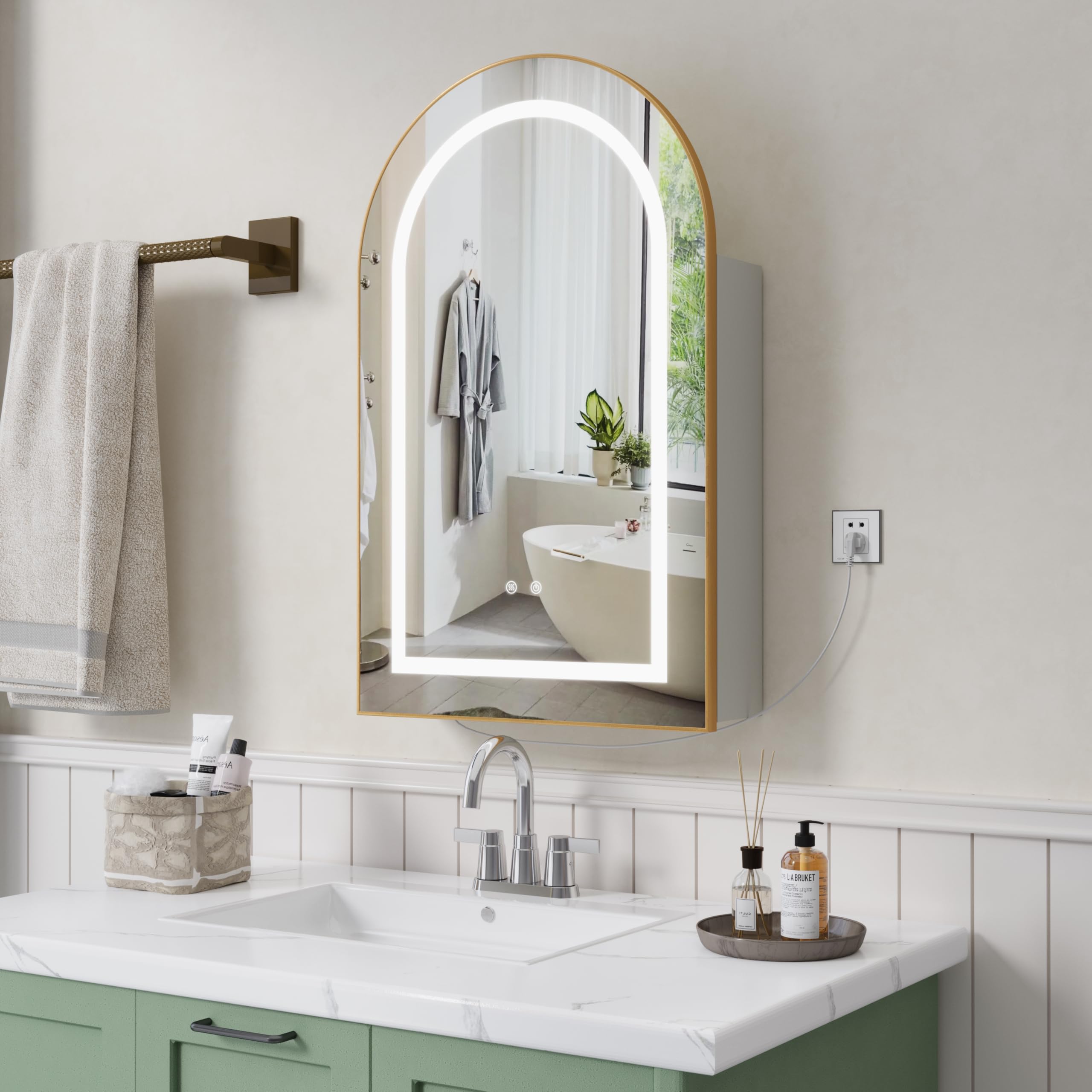 Specchio Bagno Contenitore con 3 Colori Luce e 1 AC/2 USB, Armadio Specchio Bagno con Deumidificazione con 1 Tocco e Funzione di Memoria(Oro Bianco)