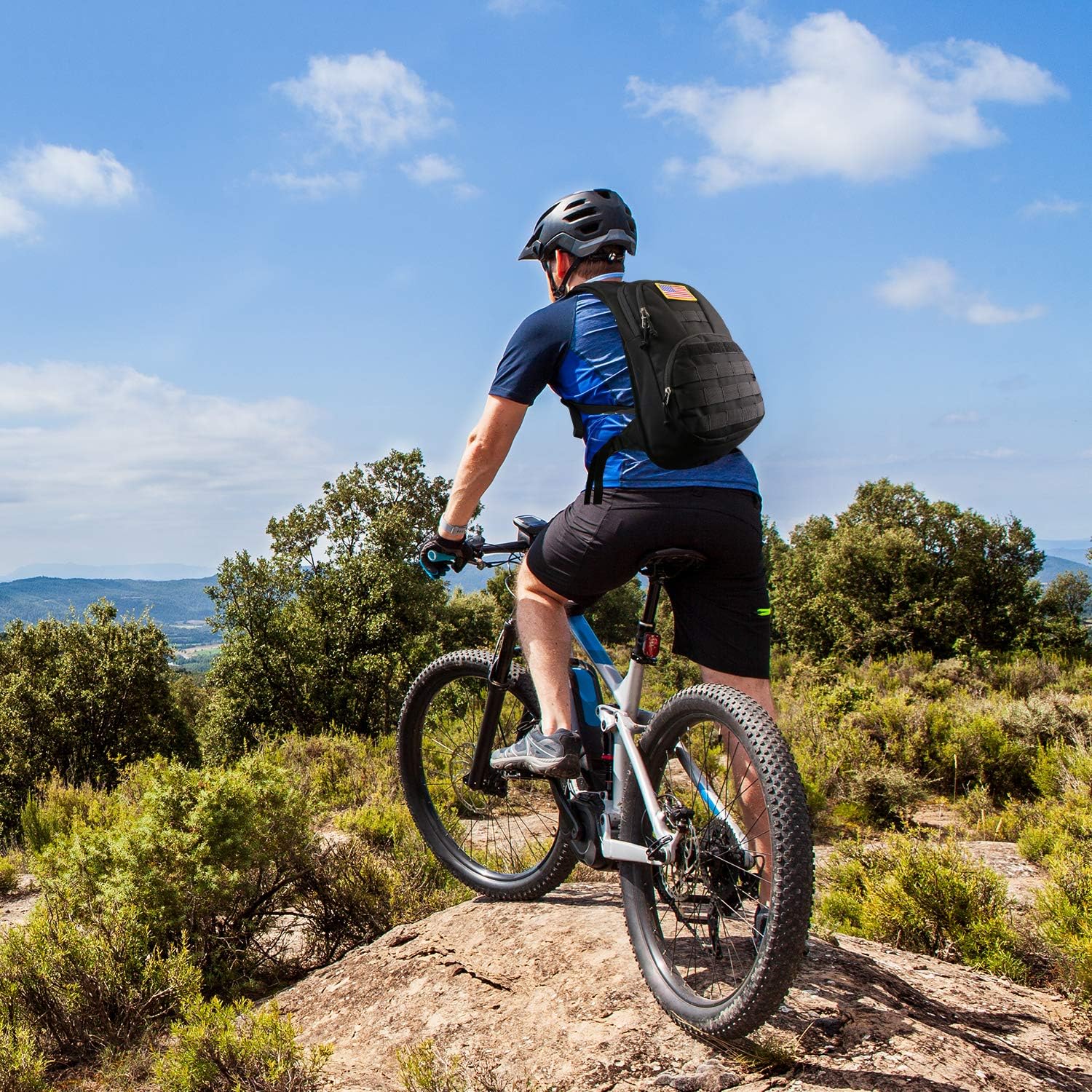 SHARKMOUTH Hydration Pack, Tactical Molle Hydration Pack Backpack 900D with 2L BPA Free Hydration Water Bladder, Military Daypack for Running, Hiking, Cycling, Climbing, Hunting &Working Out, Black : Sports & Outdoors