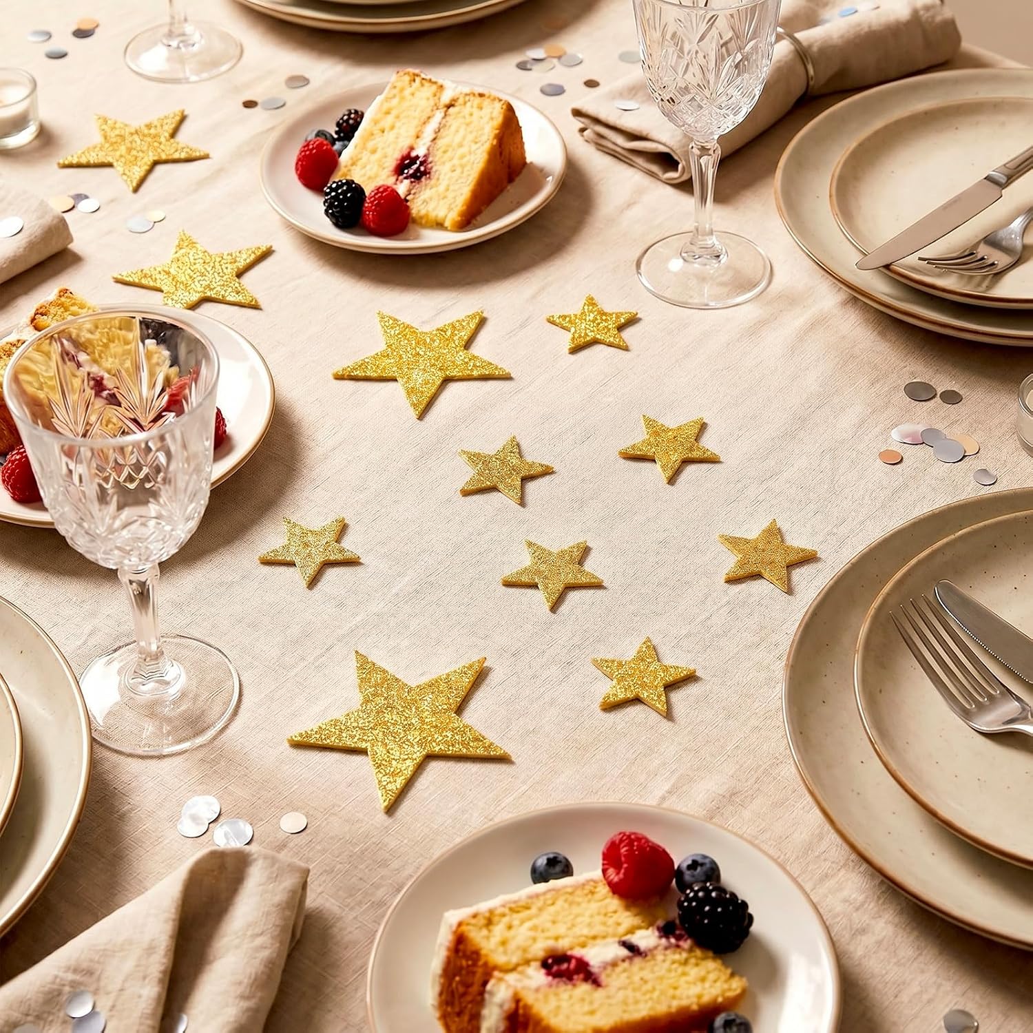 200 Pcs Gold Star Confetti, Glitter Five Stars Confetti Stars Sequins Gold Table Decorations for Party, Small Sparkling Table Confettis Wedding Decorations Prom Decoration, 4 Sizes