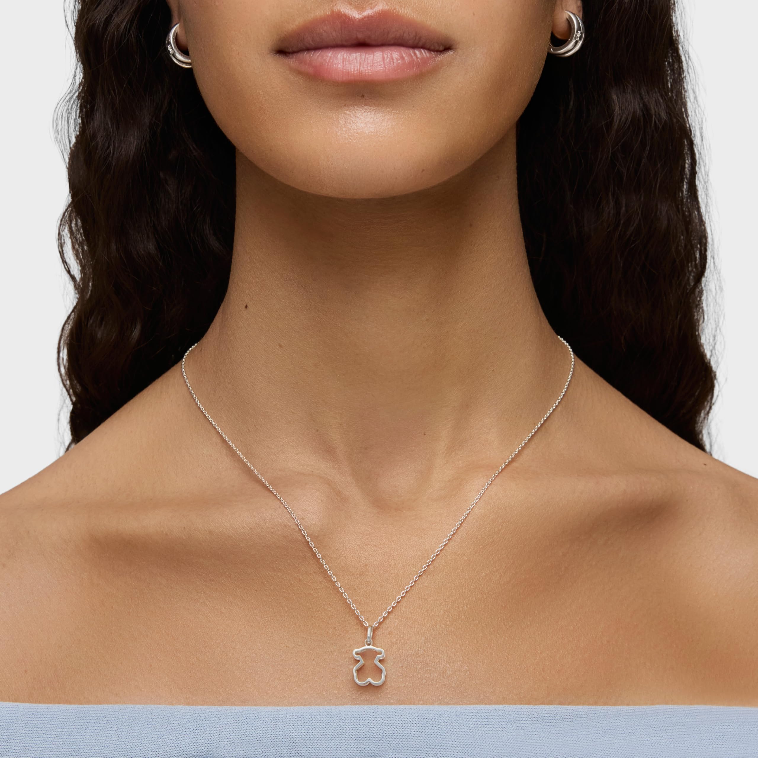 TOUS Collar de Plata de Primera Ley para Mujer con Colgante de Oso de 12 mm, 45 cm de Largo, Delicado y Elegante, Colección Galaxy