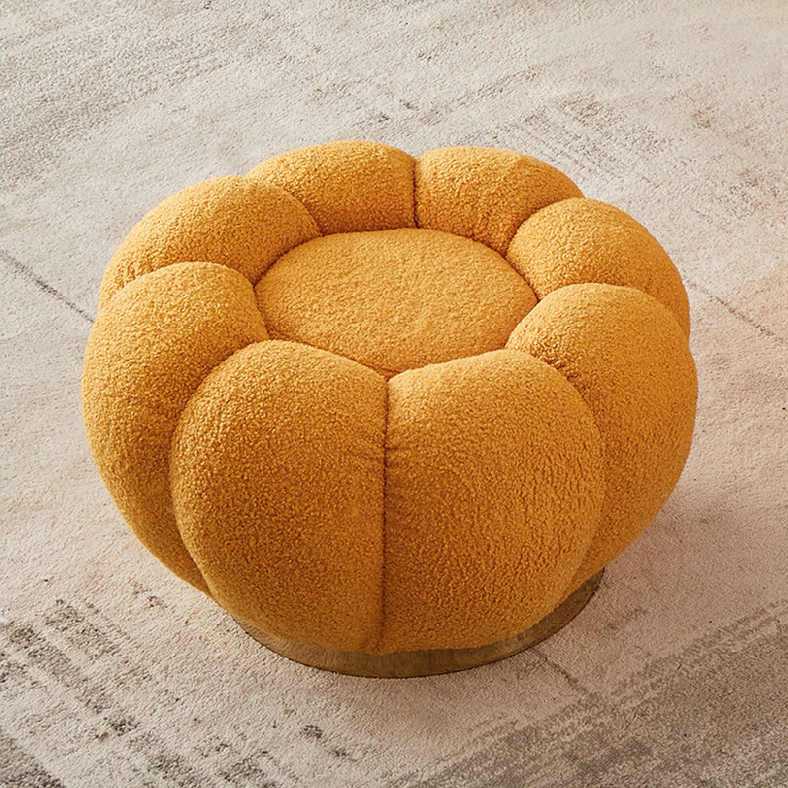 Ottoman rond en laine d'agneau blanche motif citrouille 62x62x35 cm