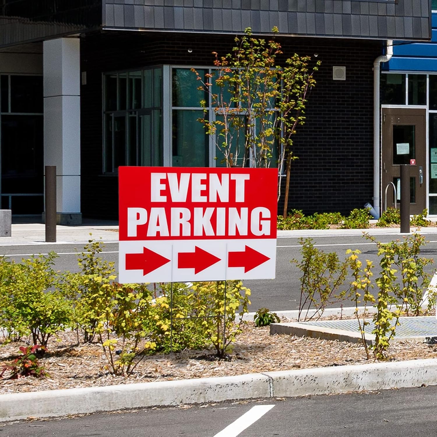 Juvale Parking Signs with Arrows - 6-Pack, 12 x 17 in, Red Corrugated Plastic - Event Parking Signs for Outside with Stakes for Concert Traffic Direction