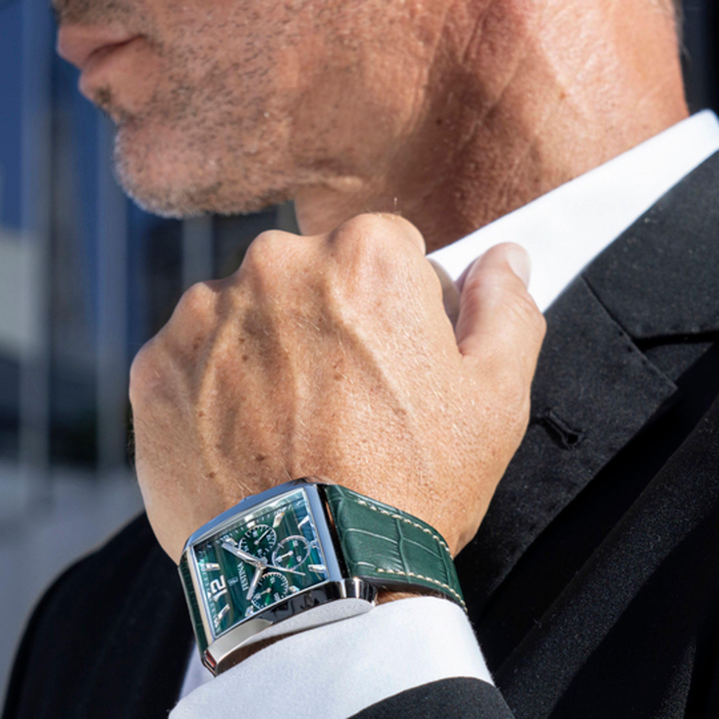 Festina Herren Uhr Analog mit Lederarmband - Quarzwerk - Chronograph - Mineralglas mit hoher Widerstandsfähigkeit - Wasserdicht bis 5 ATM - Elegant F20636 On The Square