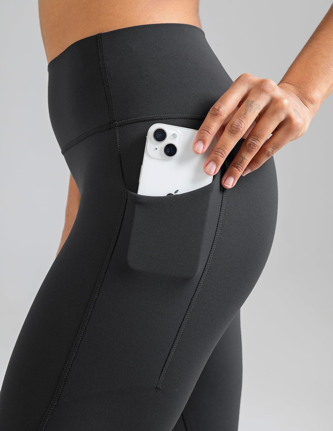 Colorfulkoala Women's Dreamlux High-Waisted No Front Seam Yoga Leggings with Pockets - Image 4