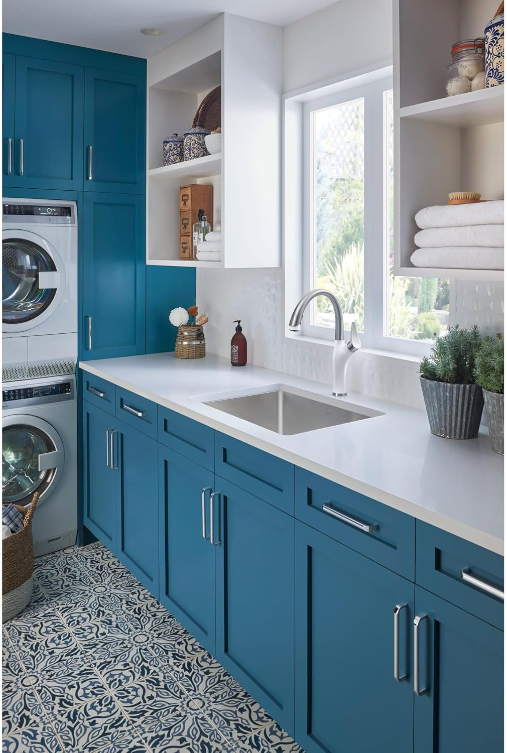 Top Knobs TK876BLK, Exeter Pull 8 13/16 Inch (c-c) - Flat Black