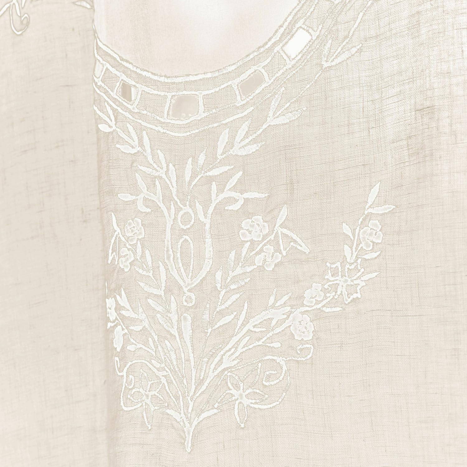 Loberon Gardine Loiret, Creme | romantisch verspielter Look - mit verlaufendem Hohlsaum - mit wertvoller Medaillon-Stickerei - Vorhang - Fernsterdekoration