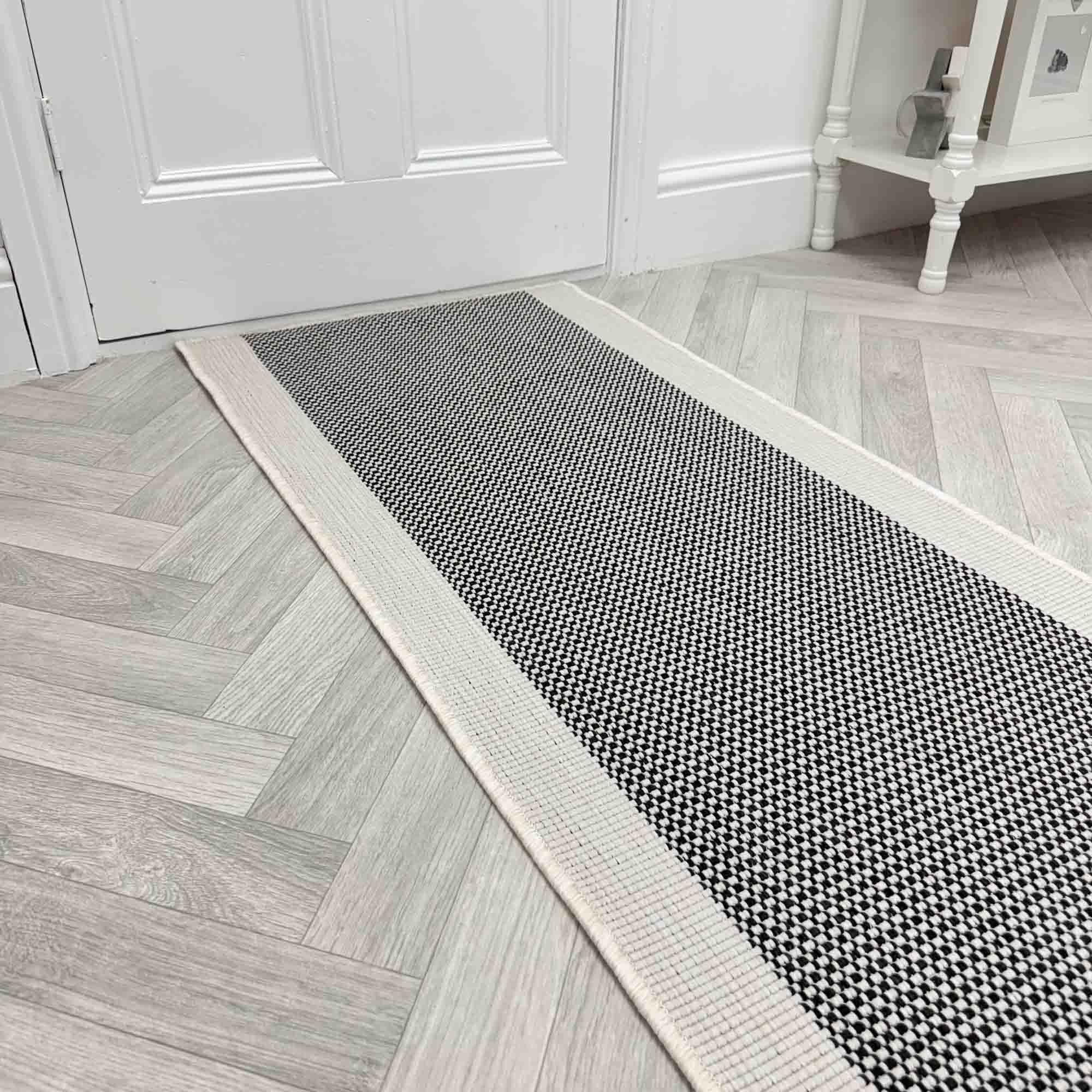 runrug Indoor/Outdoor Hallway Runner Rug - Waterproof Reversible Carpet for Hall, Patios & Garden - Stain-Resistant, Durable & Pet-Friendly - 390cm x 70cm - 5mm Thick - Vichy, Black