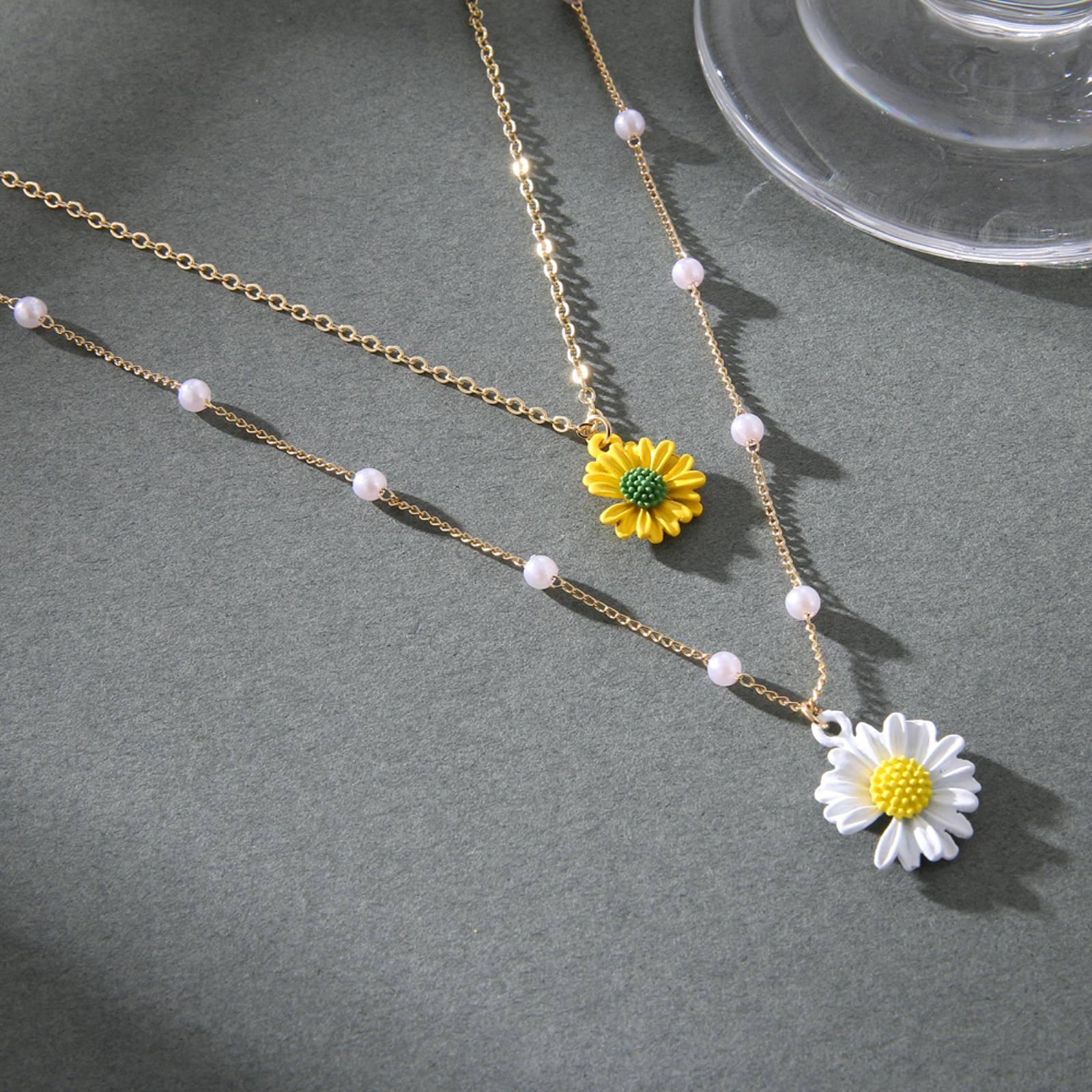Collar con colgante de flor en capas de oro for mujer, cadena de perlas y margaritas pequeñas de estilo bohemio, joyería femenina, regalos ，Collares