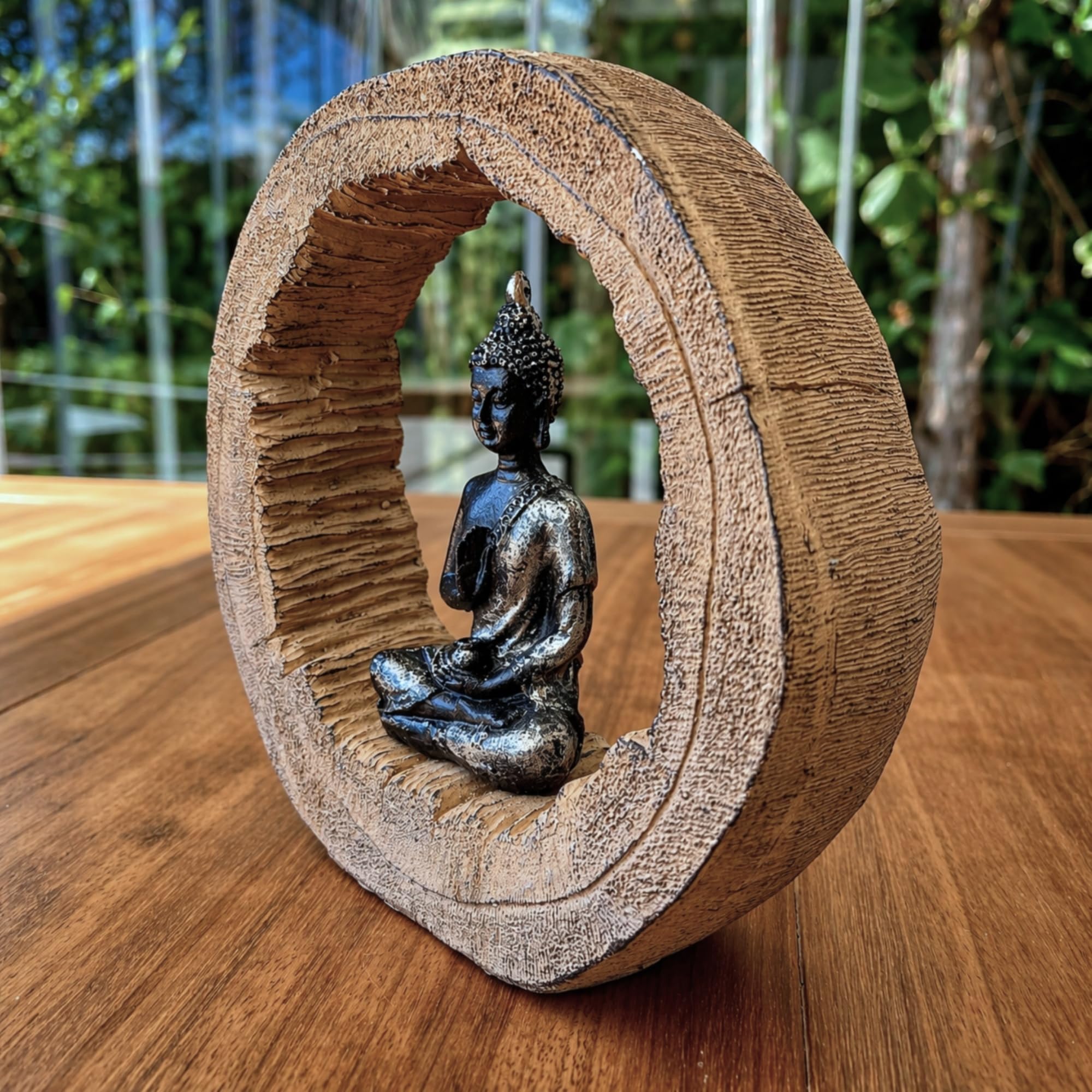 Set de 2 Figuras Decorativas Buda con Marco Circular – Escultura Zen de Diseño Natural en Madera y Resina, Adorno Elegante para Salón, Estantería o Recibidor