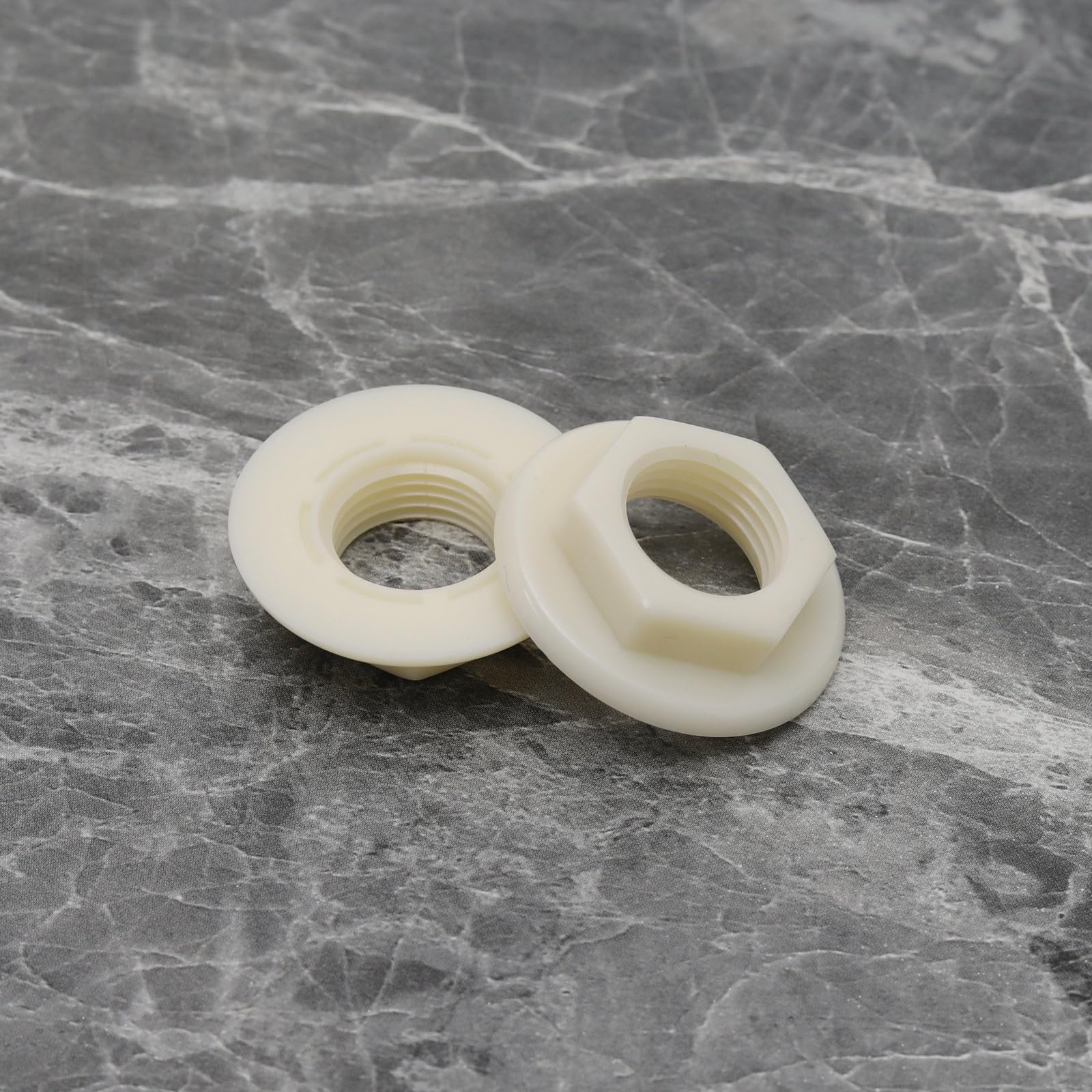EMSea 4 Piezas Tuerca Trasera Grifo de Fregadero 1/2 "BSP Tuercas Traseras Plástico Accesorios Grifos de Lavabo Baño Mezcladores Tuercas Traseras con Bridas Redonda Herramientas Hogar Color Blanco